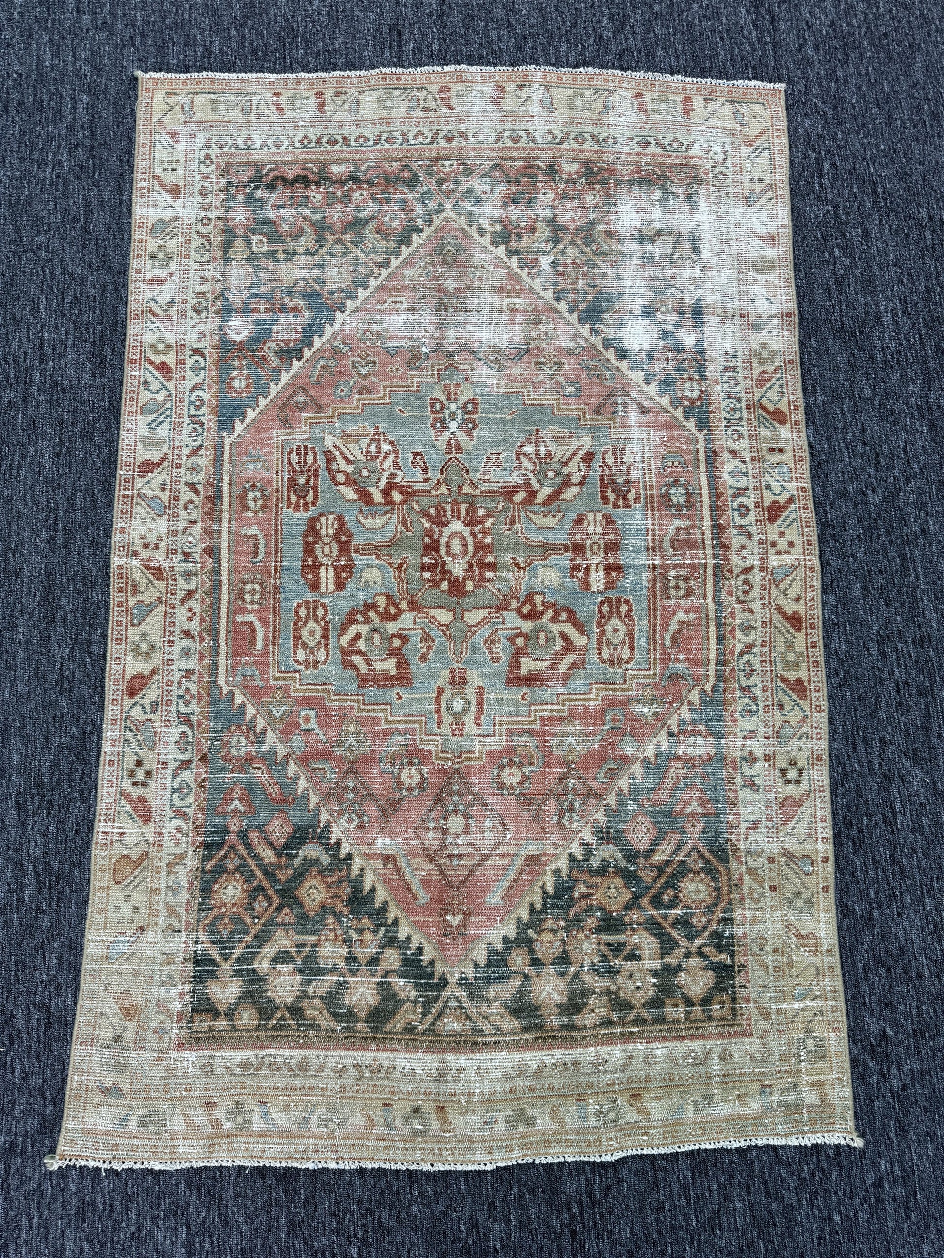 Vintage Turkish Anatolian Wool Rug, Floral Design (3'10"x6' feet)