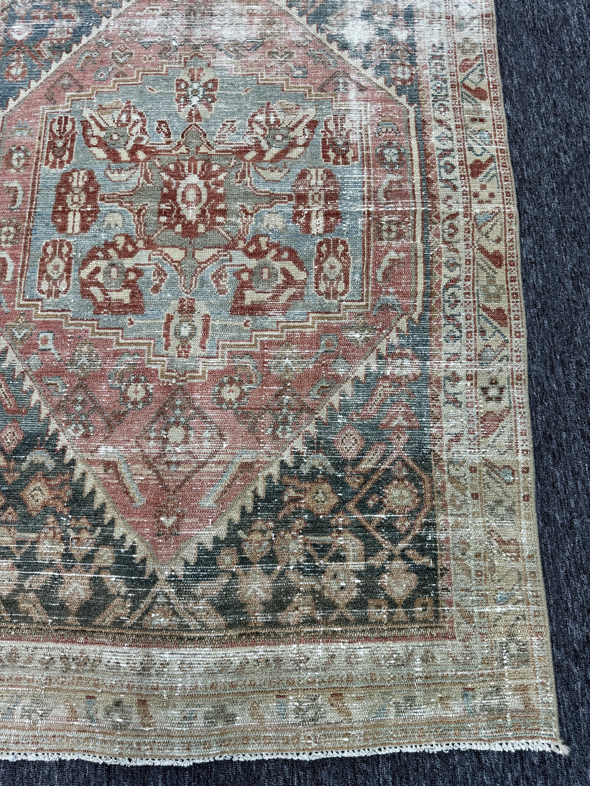 Vintage Turkish Anatolian Wool Rug, Floral Design (3'10"x6' feet)