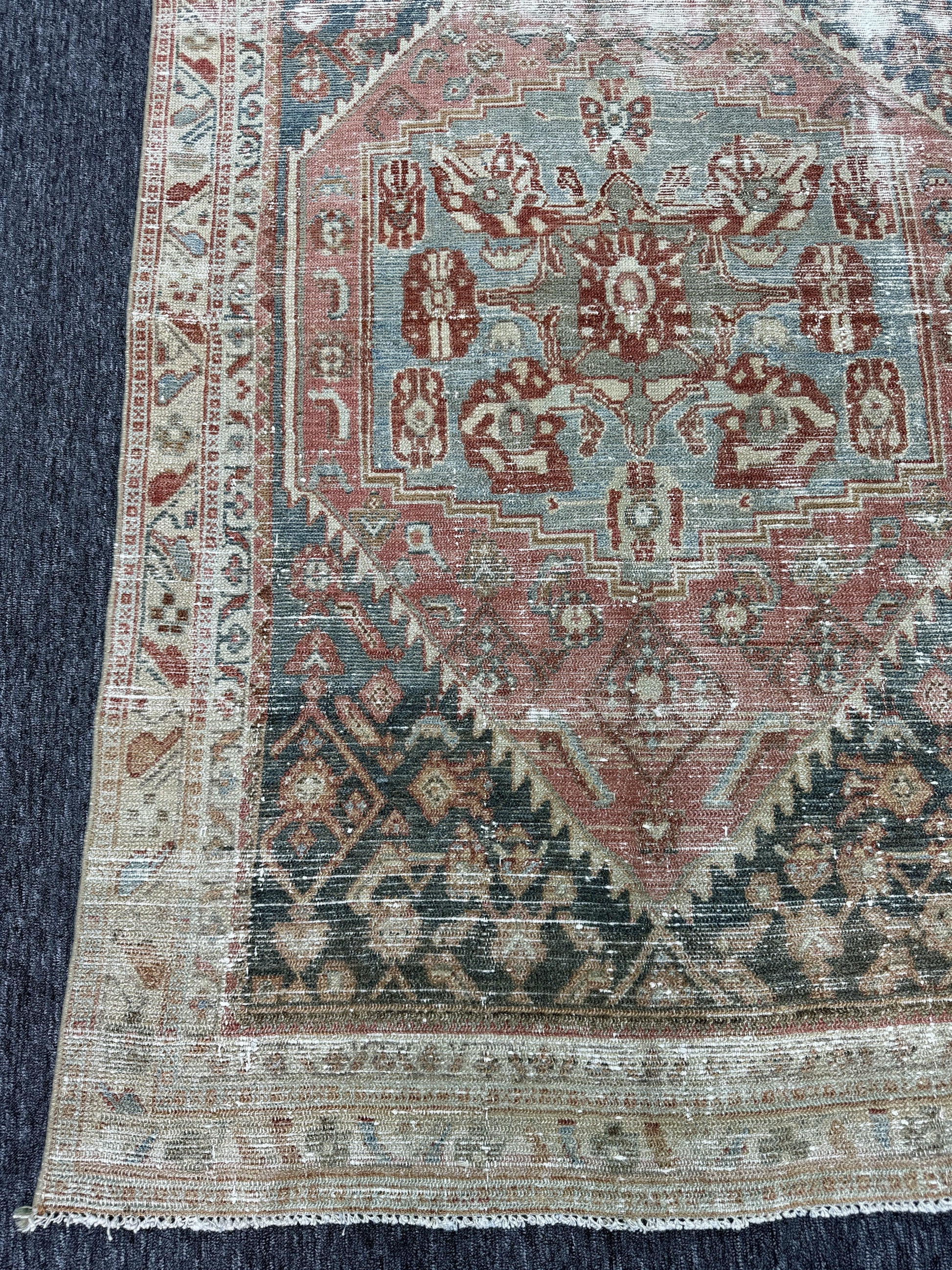 Vintage Turkish Anatolian Wool Rug, Floral Design (3'10"x6' feet)