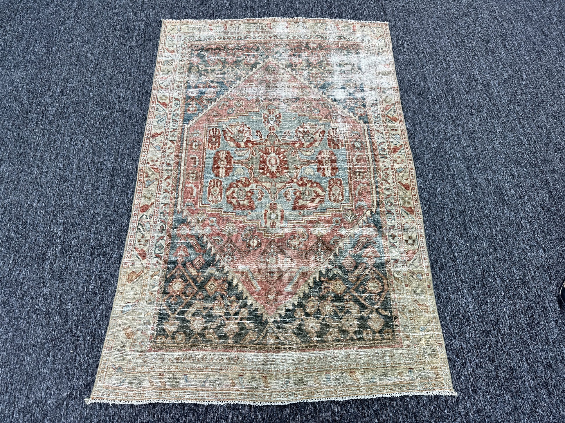 Vintage Turkish Anatolian Wool Rug, Floral Design (3'10"x6' feet)