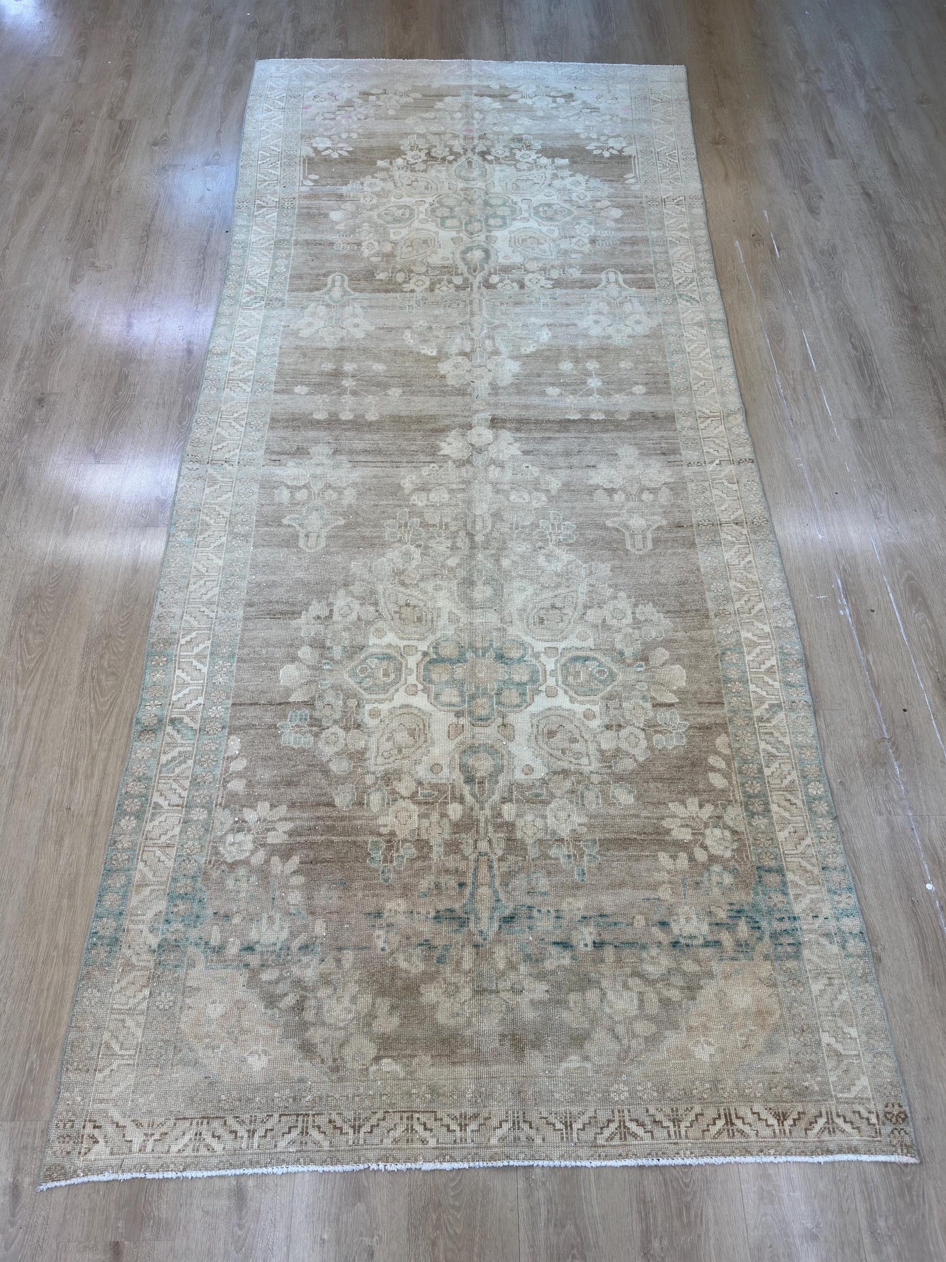 6'5"x9'5" Feet ,light brown background Turkish vintage anatolian rug,beige,cream colors rugs,area rugs,cream border,Floral rugs,18