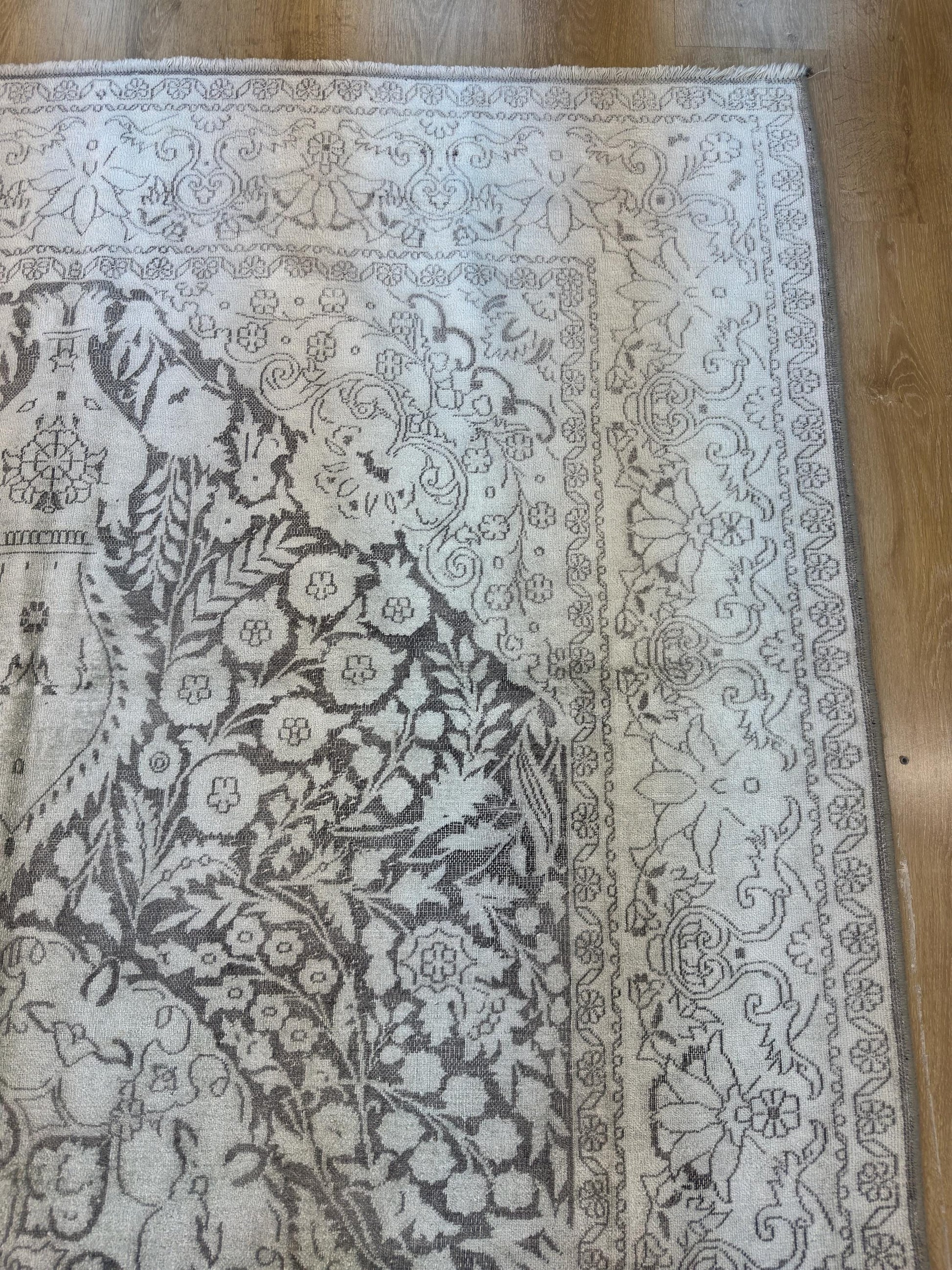 5'8"x8'8" Feet ,gray background Turkish vintage anatolian rug,cream colors rugs,area rugs,cream border,Floral rugs,19