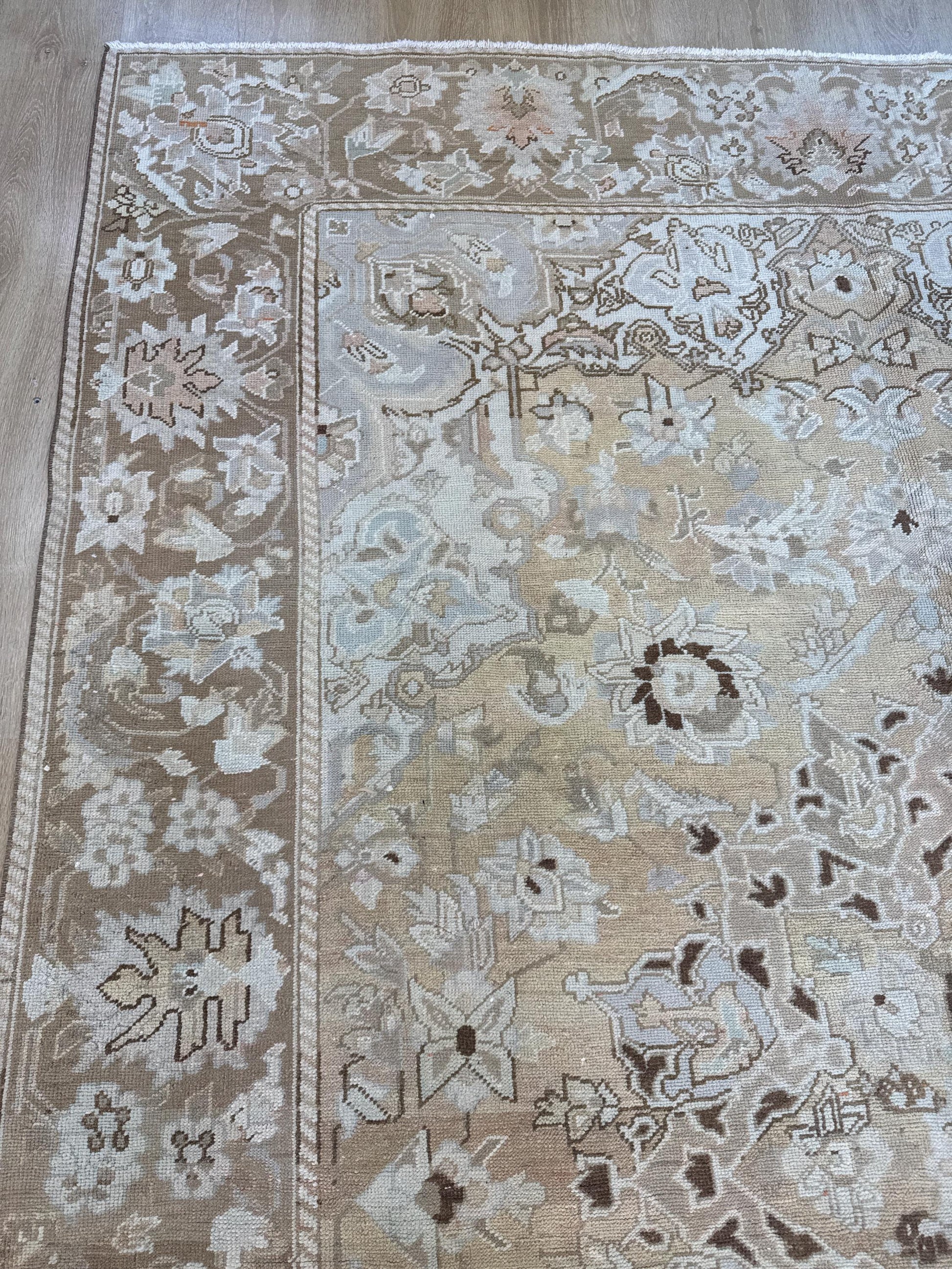 7'3"x10'5" Feet ,Beige background Turkish vintage anatolian rug,gray,brown colors rugs,area rugs,brown border,Floral rugs,25