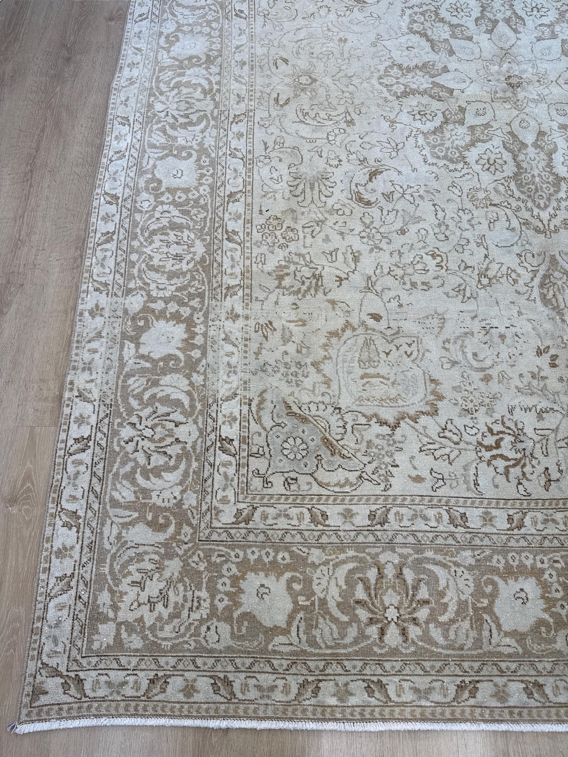 8'1"x10'11" Feet ,Beige background Turkish vintage anatolian rug,brown colors rugs,area rugs,brown border,Floral rugs,26