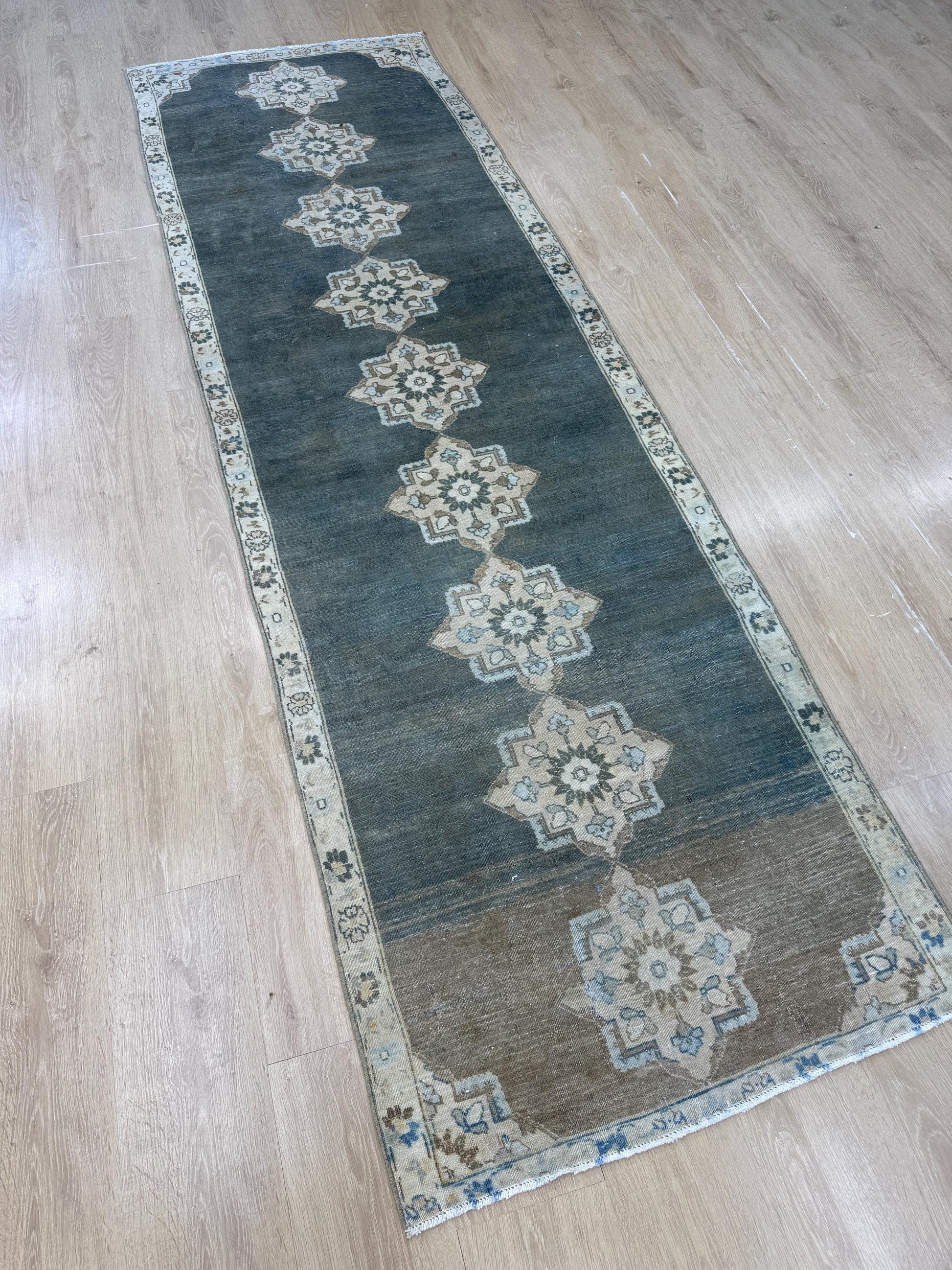 3"x9'5" Feet ,blue background Turkish vintage anatolian runner,beige,brown colors rugs,runner,beige border,Floral runner,27