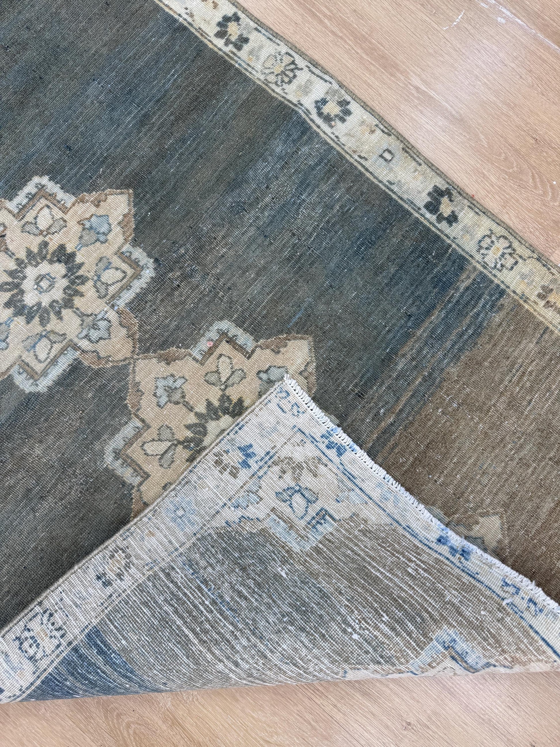 3"x9'5" Feet ,blue background Turkish vintage anatolian runner,beige,brown colors rugs,runner,beige border,Floral runner,27