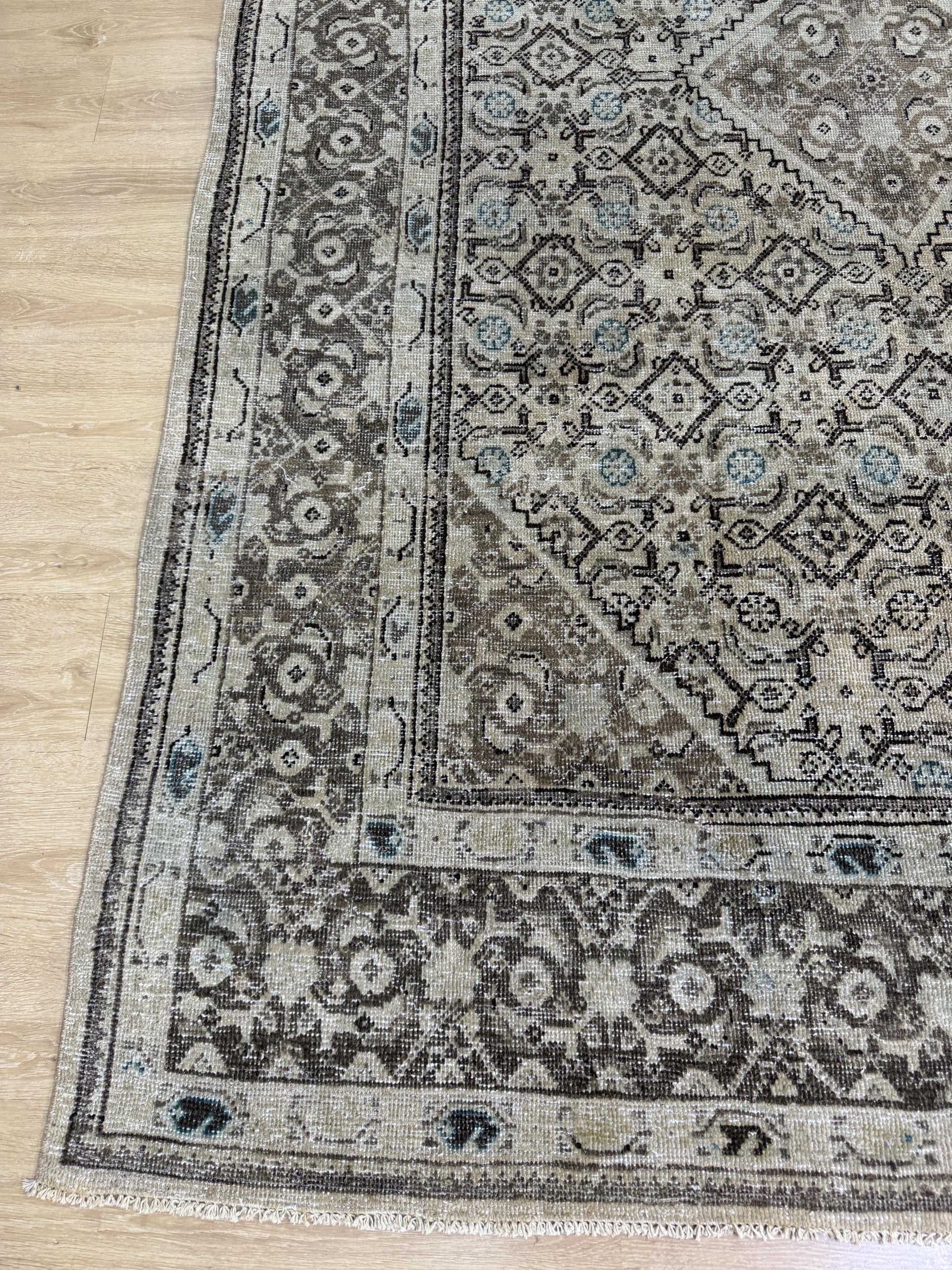 6'9"x10'1" Feet ,Beige background Turkish vintage anatolian rug, brown,gray colors rugs,area rugs, brown border,Floral rugs,48