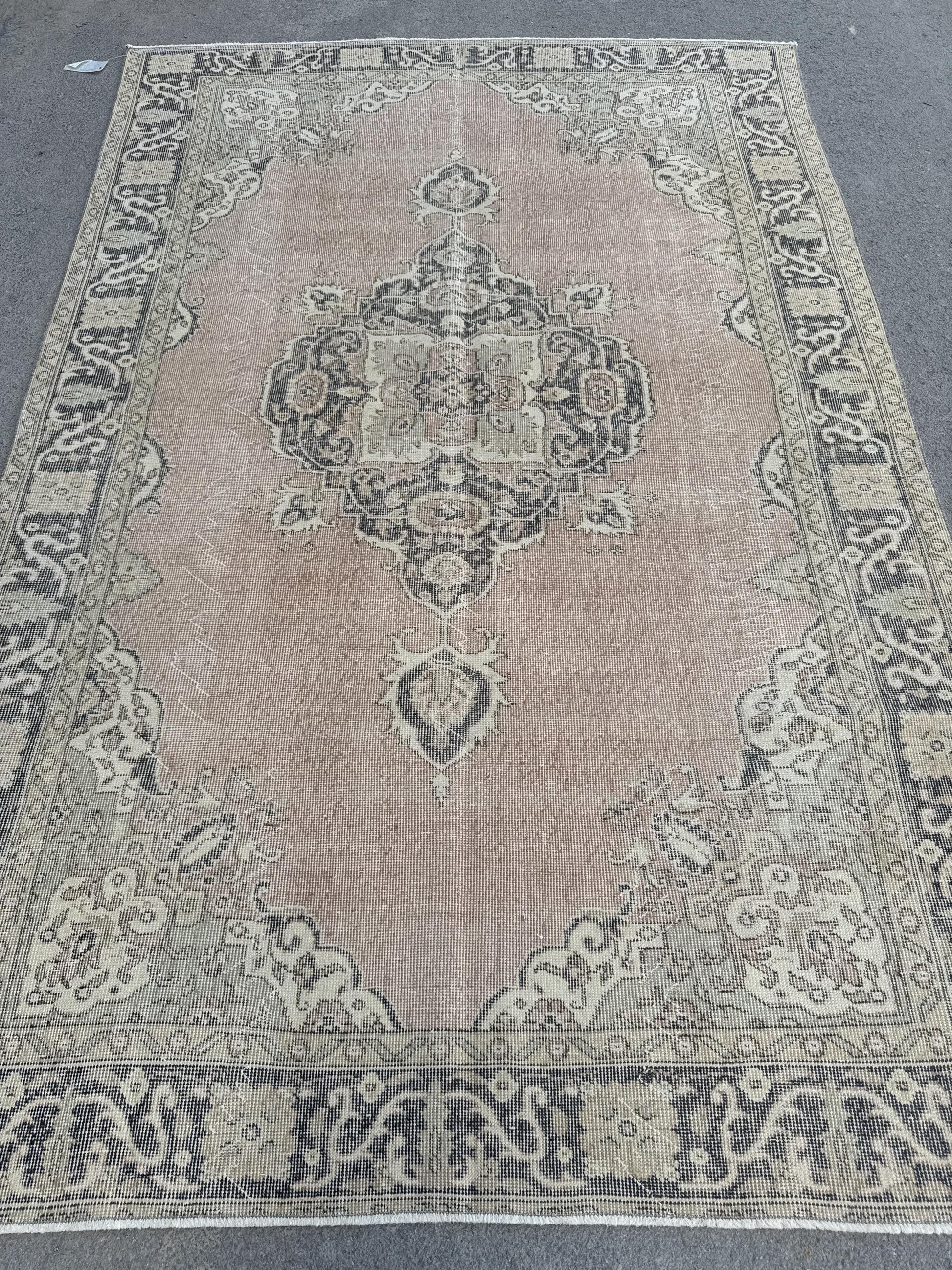 6"x9'5" Feet ,Pink background Turkish vintage anatolian rug,gray,cream colors rugs,area rugs,,448gray border,Floral rugs