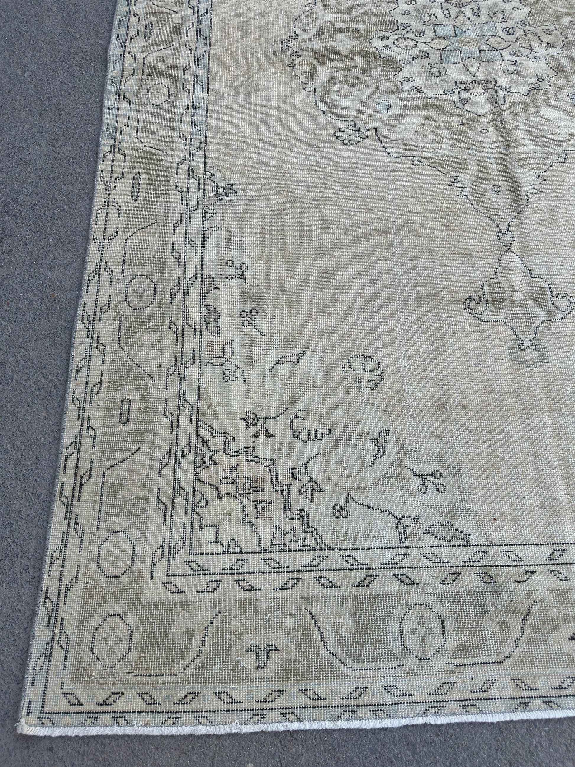 6'11"x11" Feet ,Beige background Turkish vintage anatolian rug, light brown,cream colors rugs,area rugs, light brown border,Floral rugs,452