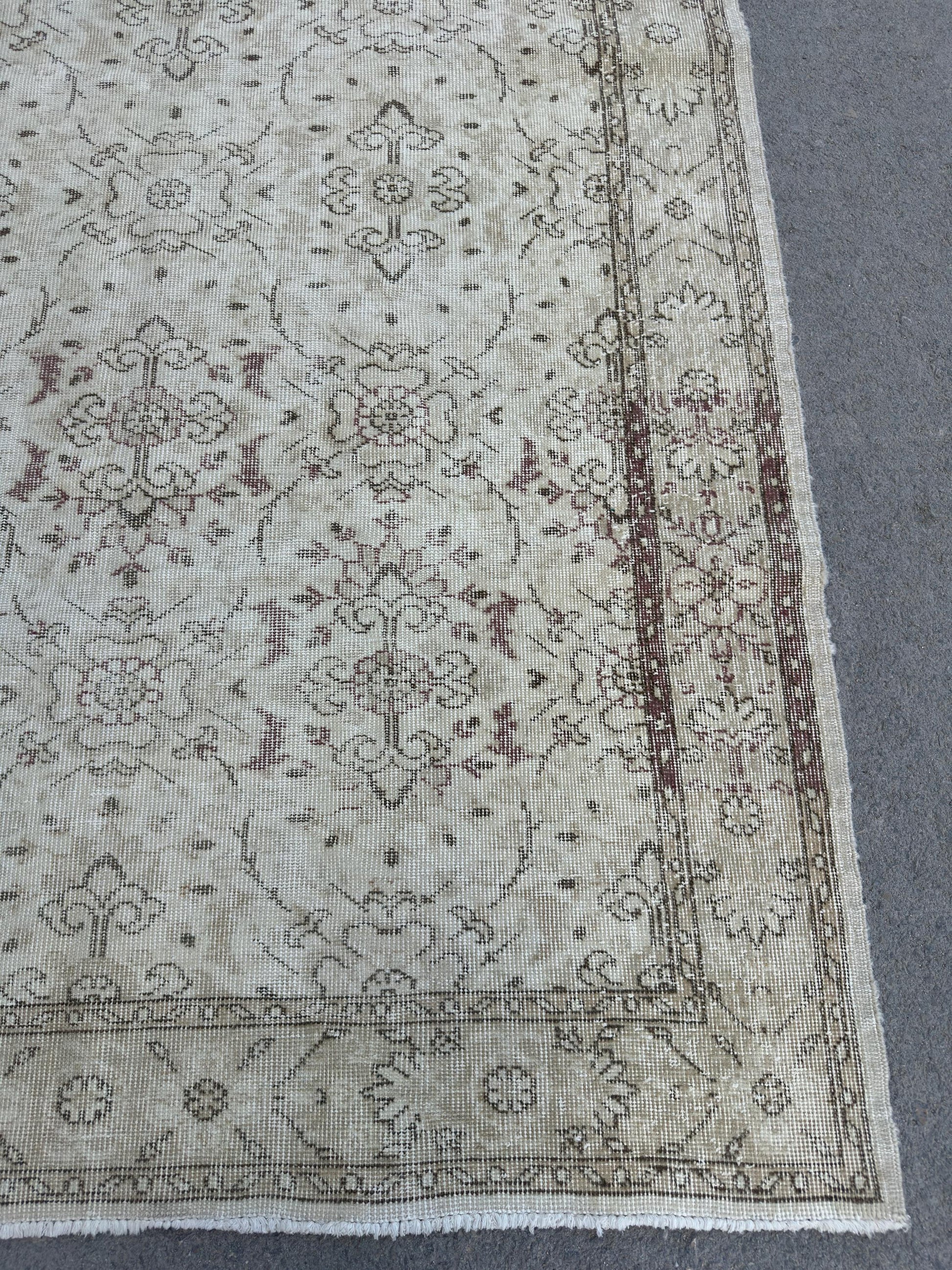5'6"x9'5" Feet ,Beige background Turkish vintage anatolian rug,brown colors rugs,area rugs,beige border,Floral rugs,453