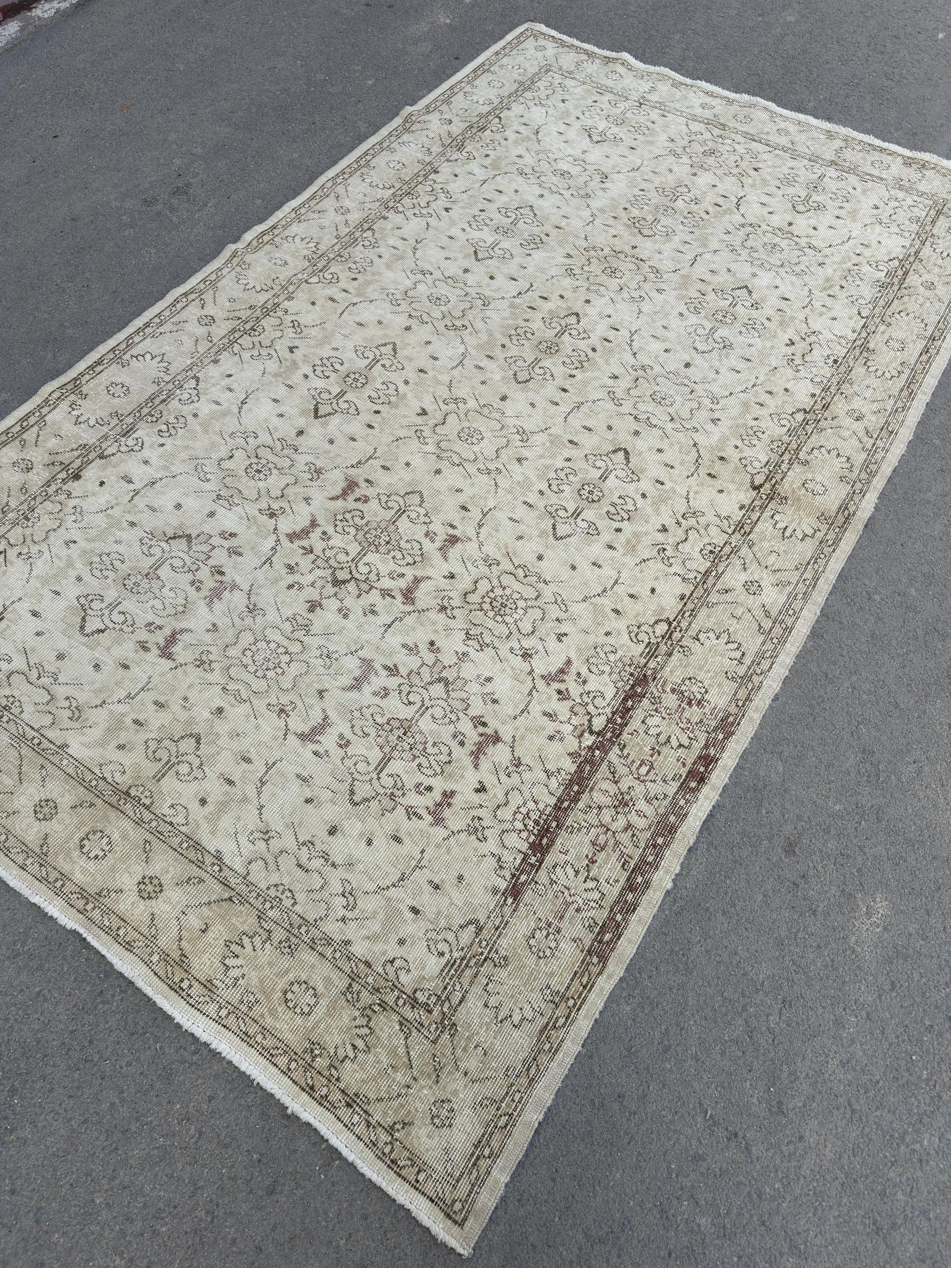 5'6"x9'5" Feet ,Beige background Turkish vintage anatolian rug,brown colors rugs,area rugs,beige border,Floral rugs,453