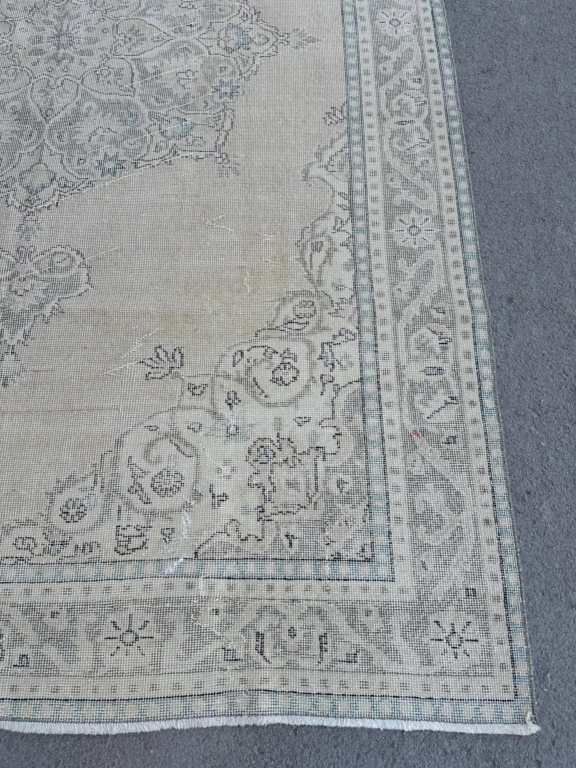 6'10"x10'3" Feet ,Beige background Turkish vintage anatolian rug,gray,creamcolors rugs,area rugs,beige border,Floral rugs,471