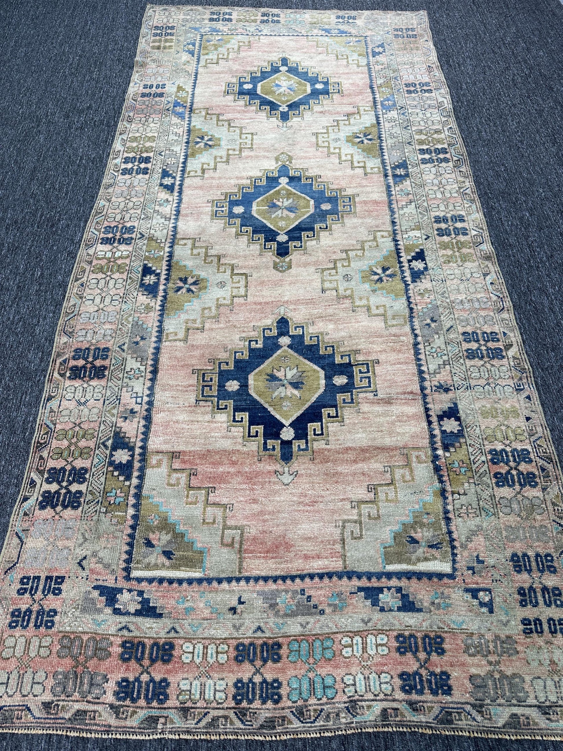 4'9"x11" Feet,Light pink background Turkish vintage anatolian rug,beige,nsvy blue, green colors rugs,area rugs,light pink border,Floral rugs,189