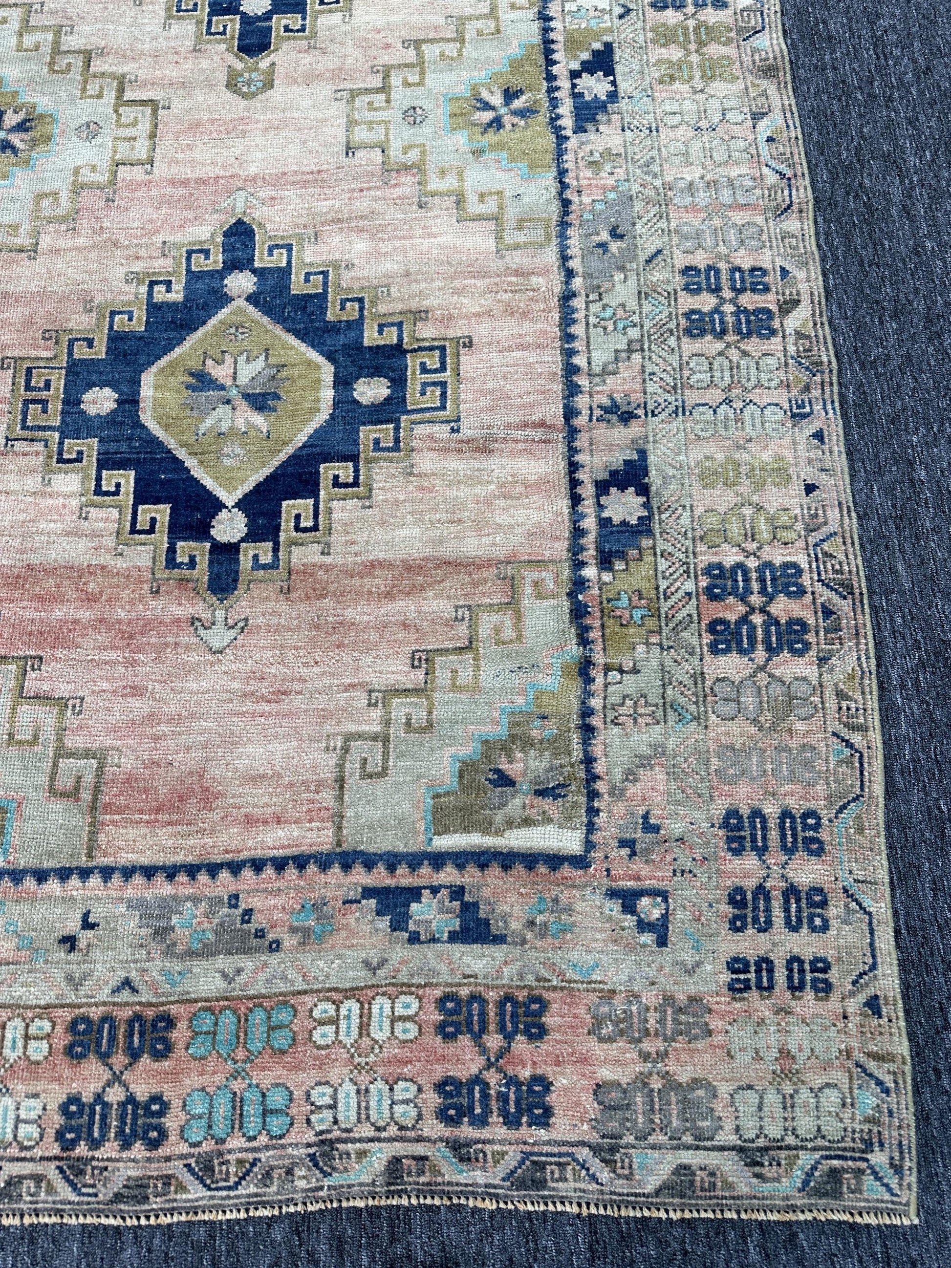 4'9"x11" Feet,Light pink background Turkish vintage anatolian rug,beige,nsvy blue, green colors rugs,area rugs,light pink border,Floral rugs,189