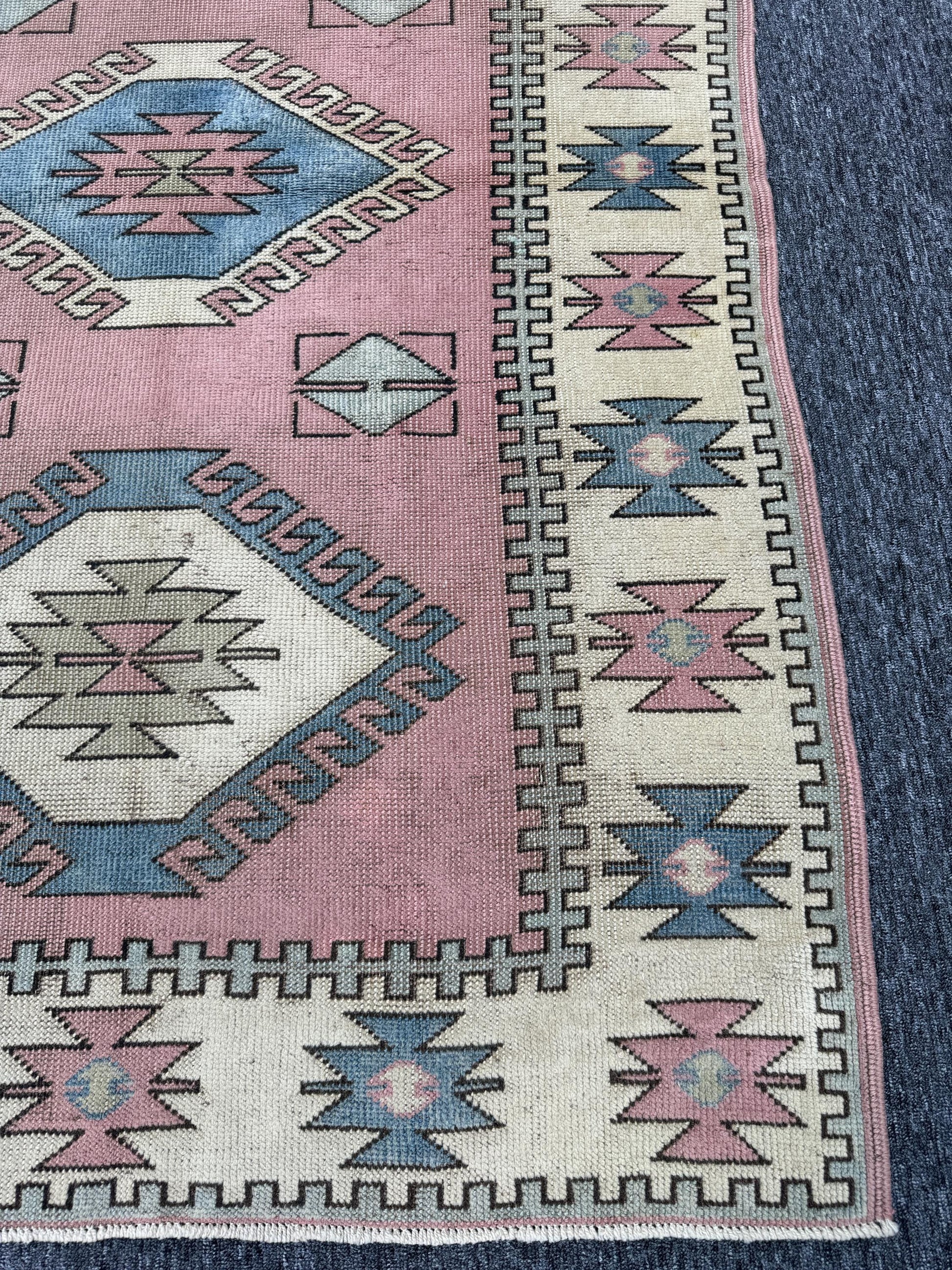 4"x6'3" Feet ,pink background Turkish vintage anatolian rug,beige,black,blue colors rugs,area rugs,beige border,Geometric rugs,269