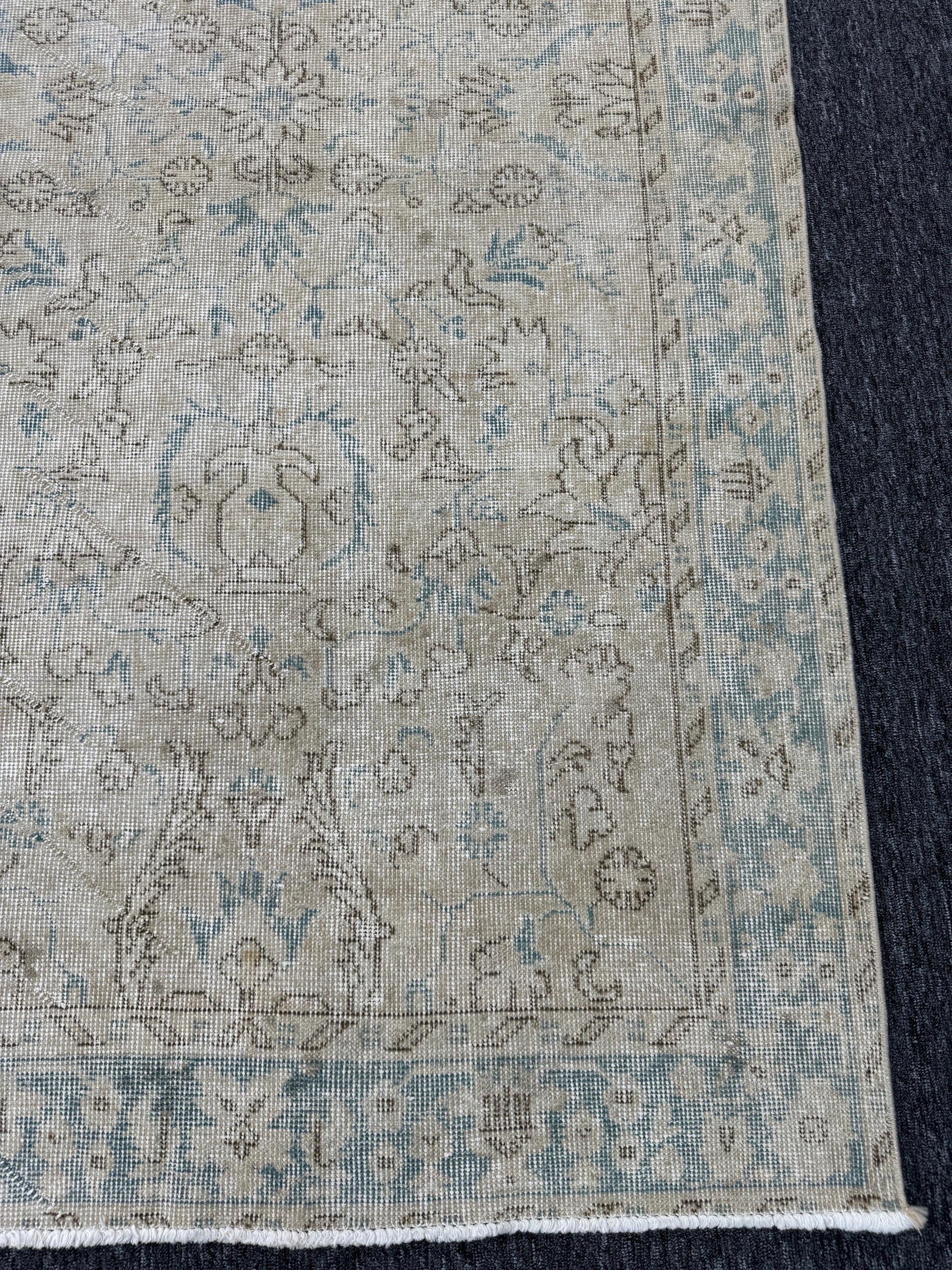 3'8"x6'8" Feet ,beige background Turkish vintage Anatolian rug ,blue, brown colors rugs, blue border,Floral rugs,344