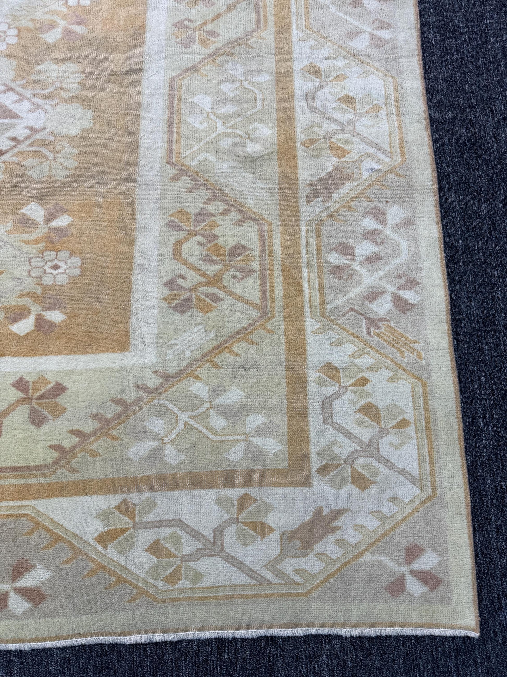 6'7"x9'7" Feet ,yellow background Turkish vintage Anatolian rug,gray,cream colors rugs,cream border,Floral rugs,363