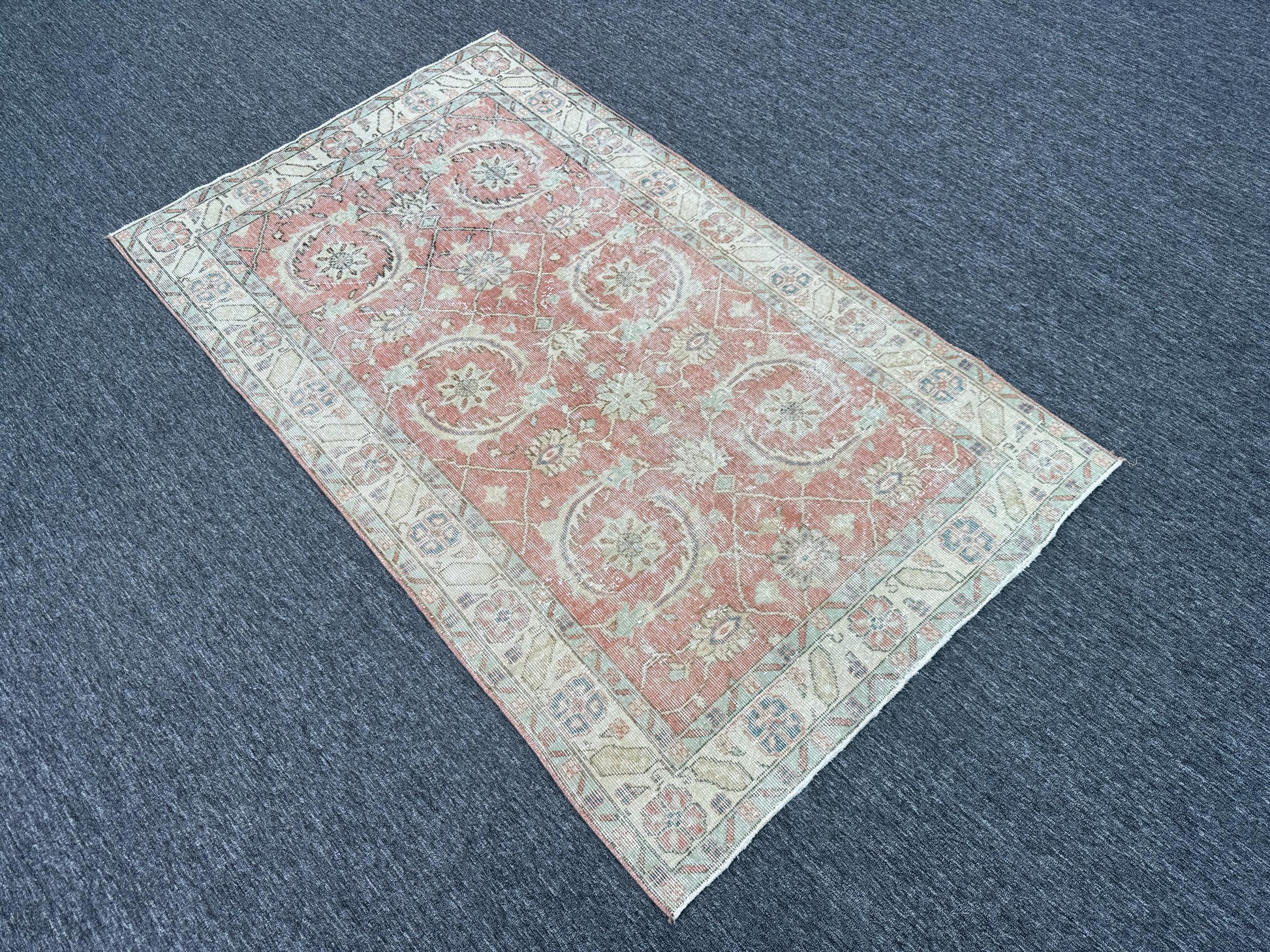 3'10"x6'7" Feet , Pink background Turkish vintage anatolian rug ,beige, light blue colors rugs accents,begie border,Floral rugs,465