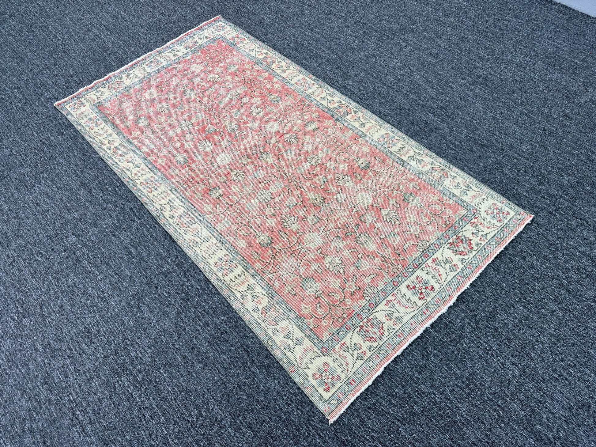 3'8"x6'11" Feet ,Pink background Turkish vintage anatolian rug ,gray, cream colors rugs accents,cream border,Floral rugs,475