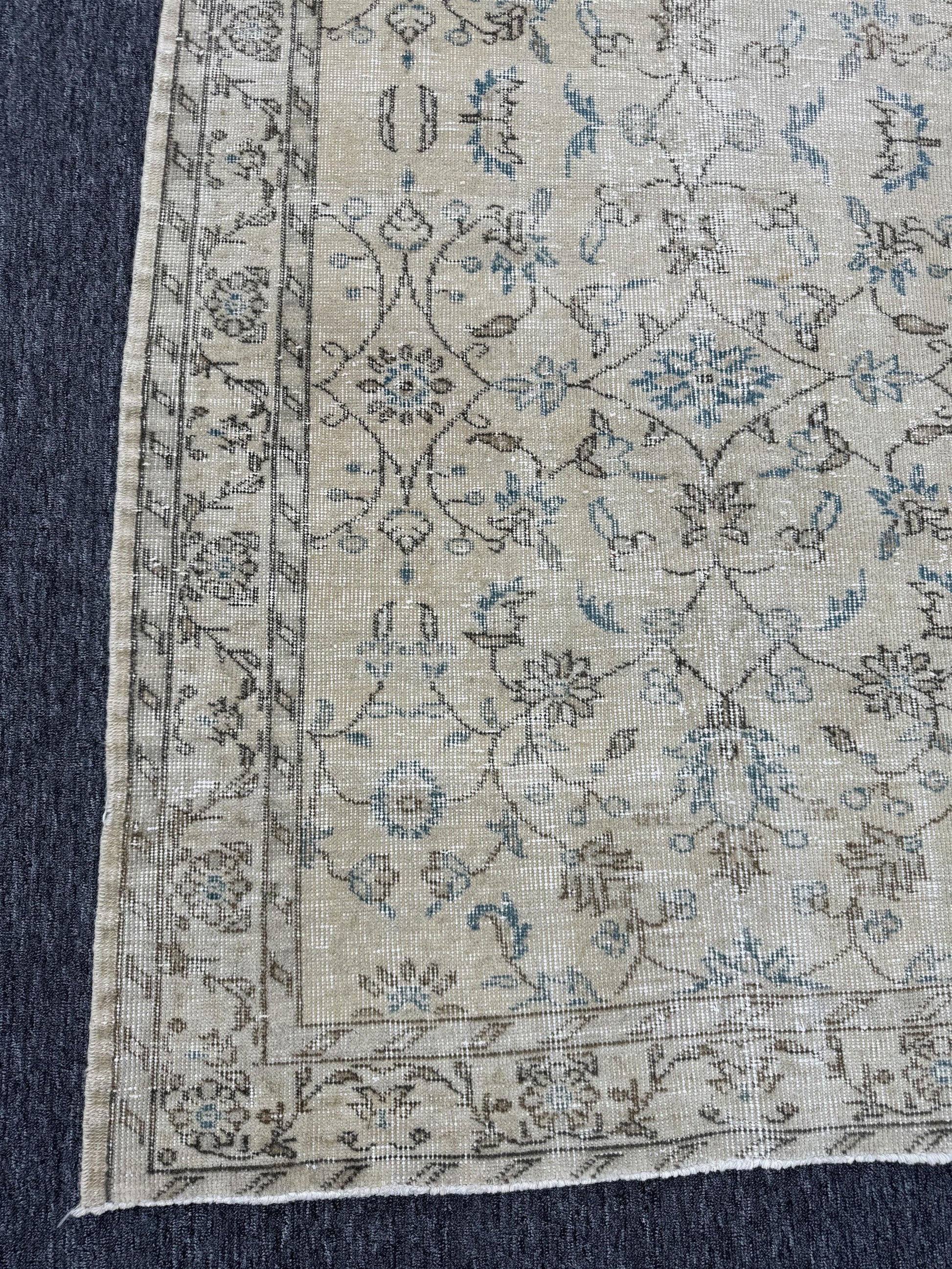 3'11"x6'8" Feet ,Beige background Turkish vintage anatolian rug ,brown, blue colors rugs accents,cream border,Floral rugs,549
