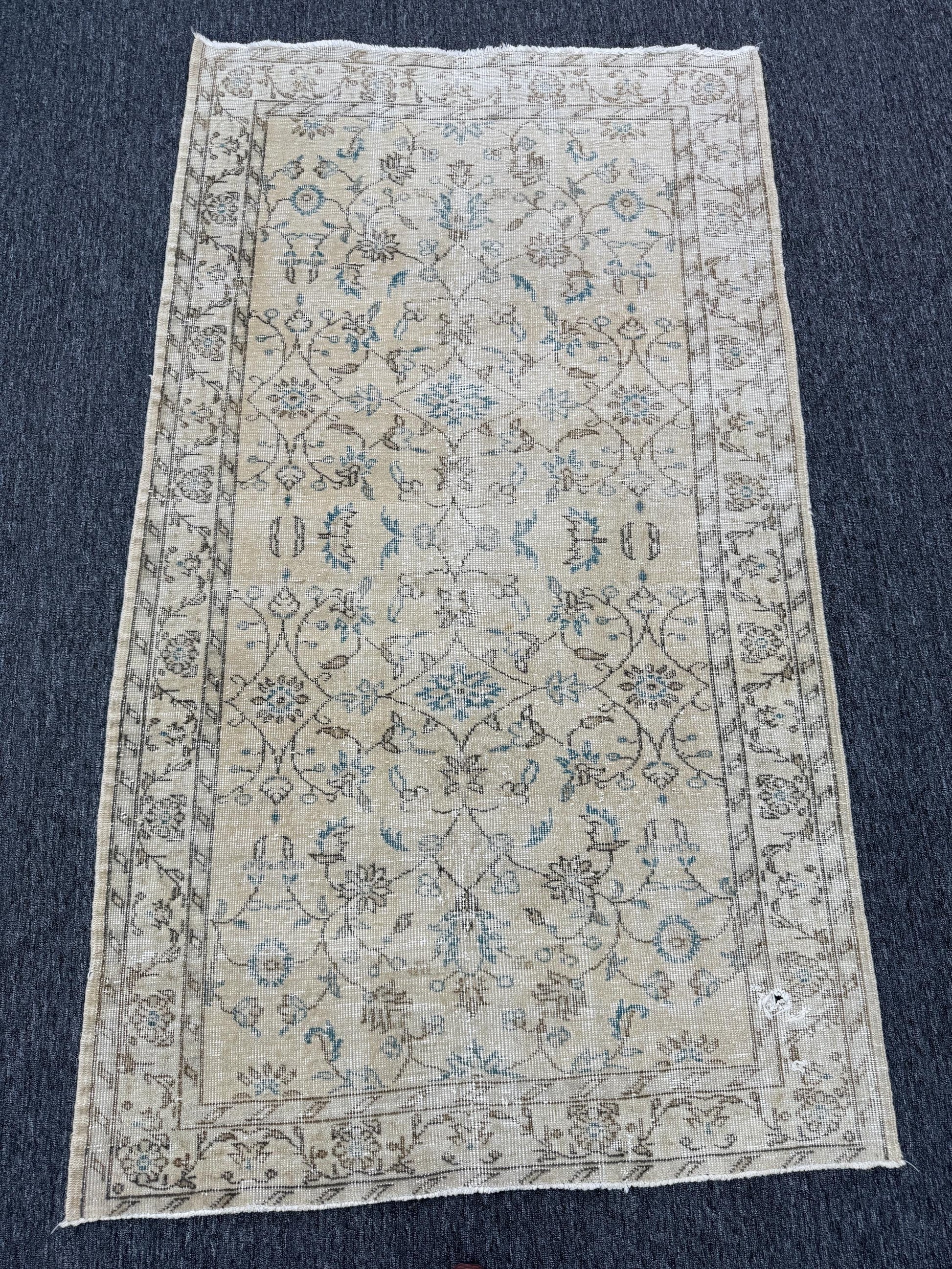 3'11"x6'8" Feet ,Beige background Turkish vintage anatolian rug ,brown, blue colors rugs accents,cream border,Floral rugs,549