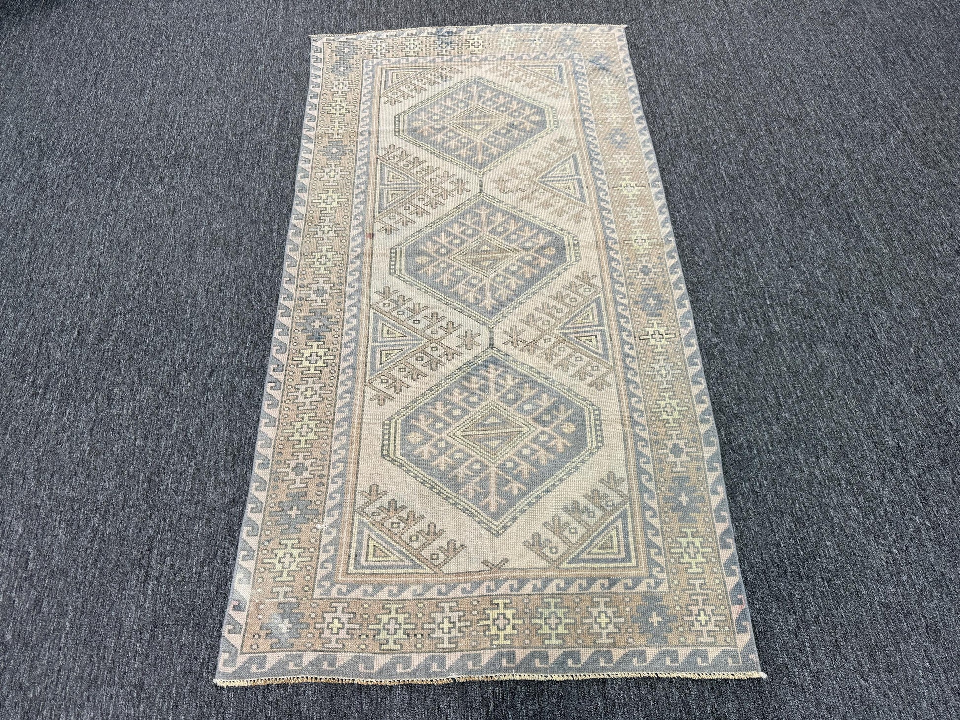 3'6"x6'10" Feet ,Beige background Turkish vintage anatolian rug ,gray, brown colors rugs accents, brown border,Floral rugs,918
