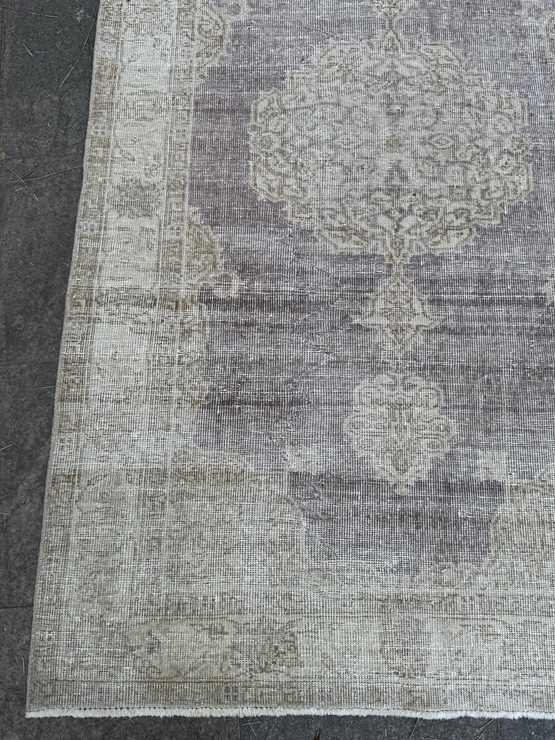 3'10"x6'8" Feet,Purple background Turkish vintage anatolian rug, beige,cream colors rugs accents,cream border,Floral rugs,279