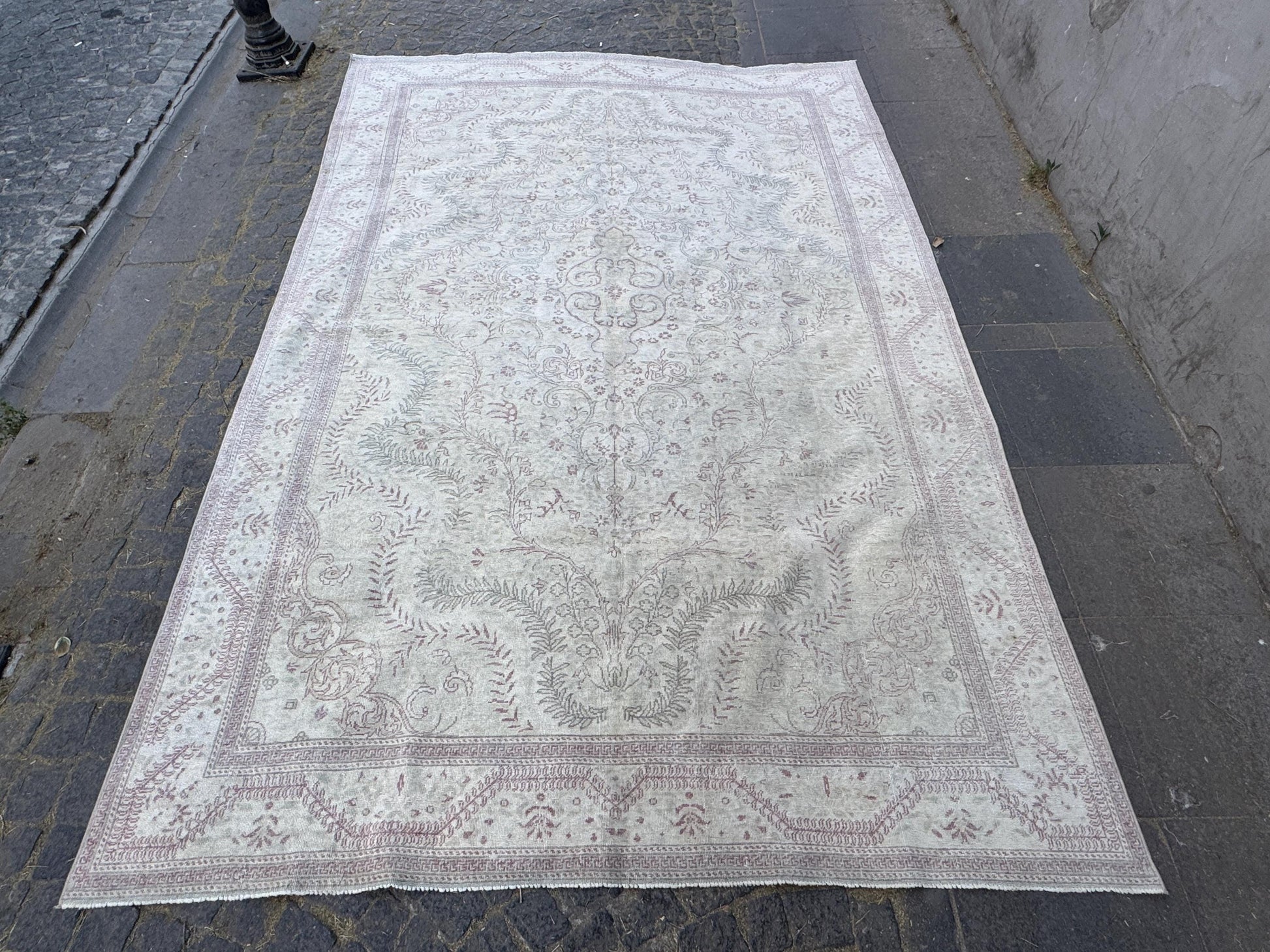 6'3"x9'8" Feet,Beige background Turkish vintage anatolian rug ,cream,pink colors rugs accents,cream border,Floral rugs,50