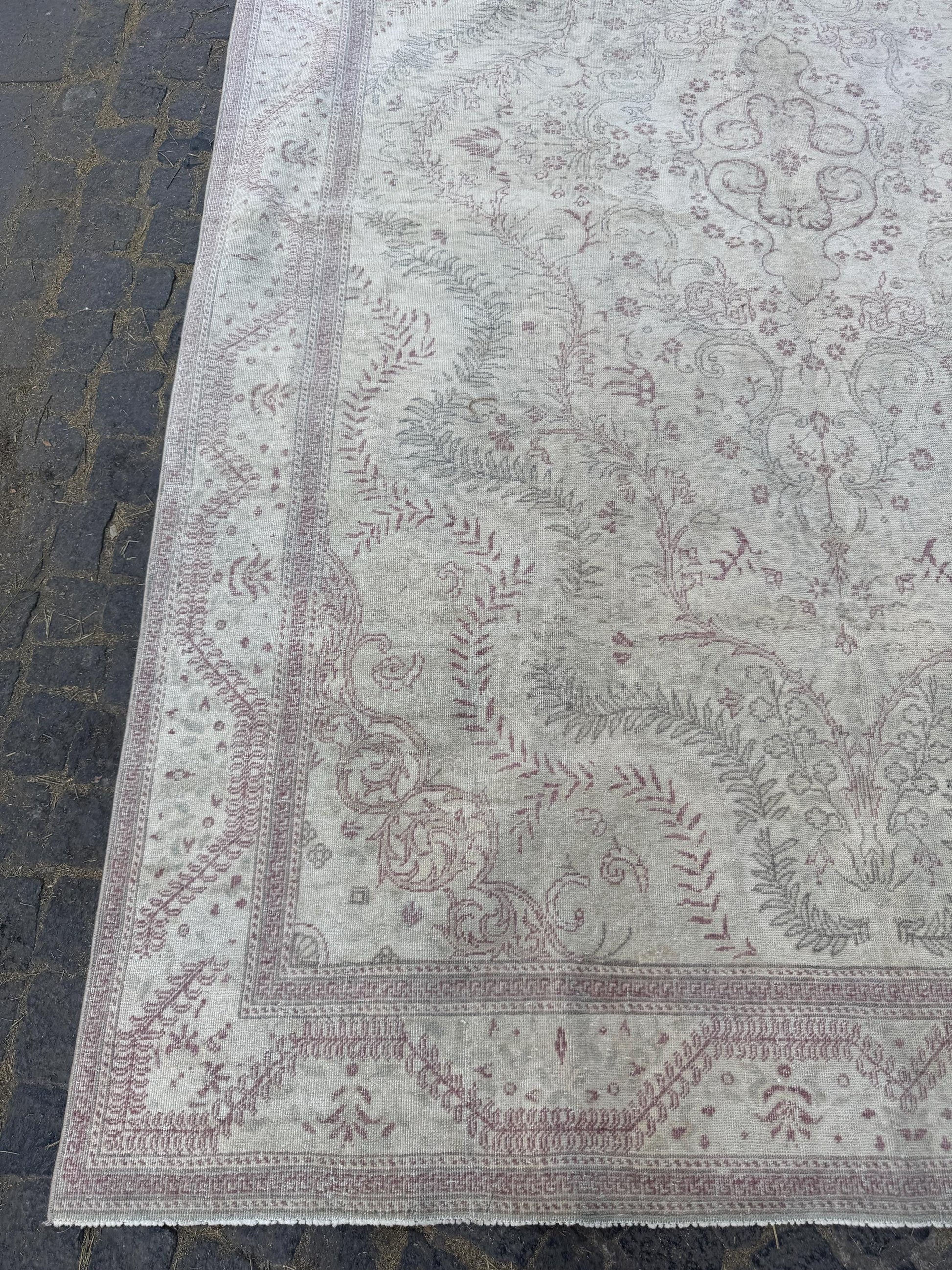 6'3"x9'8" Feet,Beige background Turkish vintage anatolian rug ,cream,pink colors rugs accents,cream border,Floral rugs,50