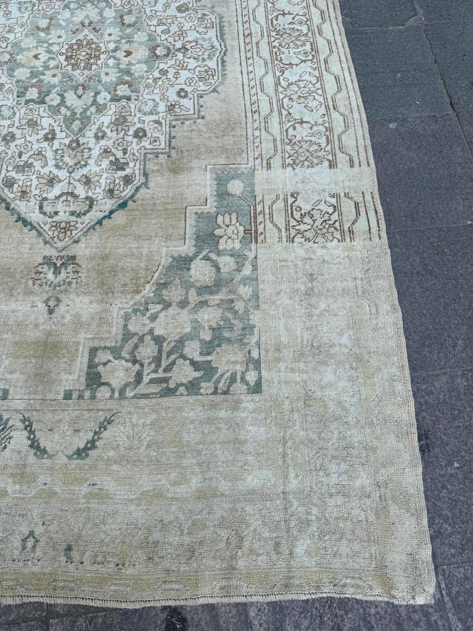 6"x10'9" Feet,Beige background Turkish vintage Anatolian rug ,cream,blue,brown colors rugs,beige border,Floral rugs,258