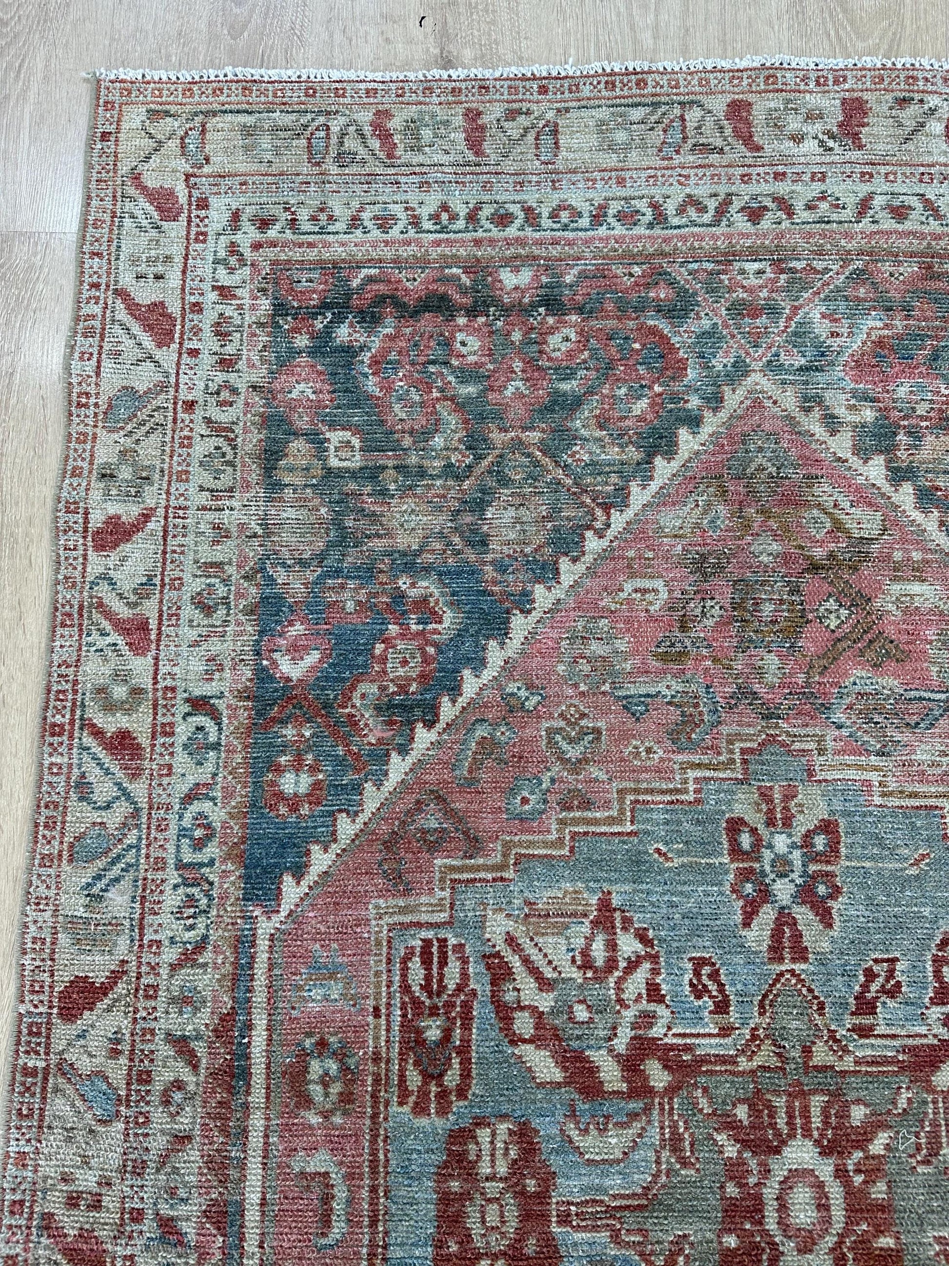 3'10"x 6" Feet ,Pink background Turkish vintage anatolian rug,blue,beige,red colors rugs,area rugs,beige border,Floral rugs,16