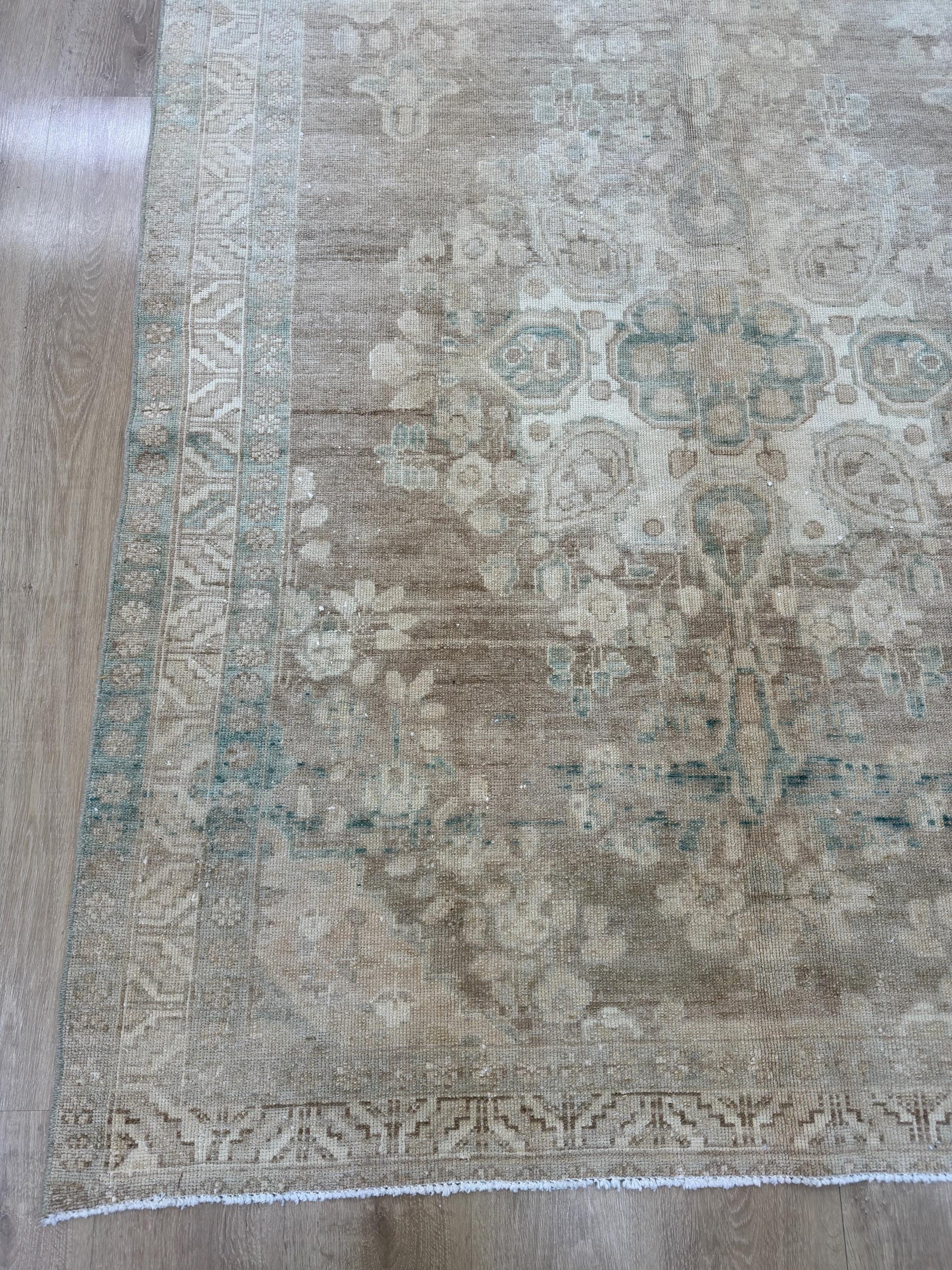 6'5"x9'5" Feet ,light brown background Turkish vintage anatolian rug,beige,cream colors rugs,area rugs,cream border,Floral rugs,18