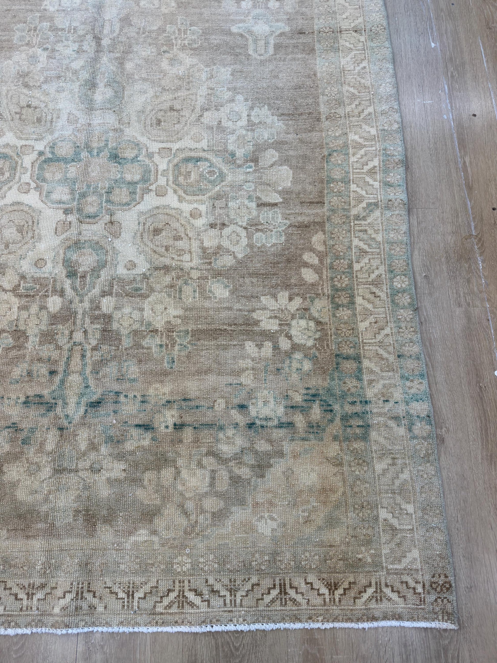 6'5"x9'5" Feet ,light brown background Turkish vintage anatolian rug,beige,cream colors rugs,area rugs,cream border,Floral rugs,18