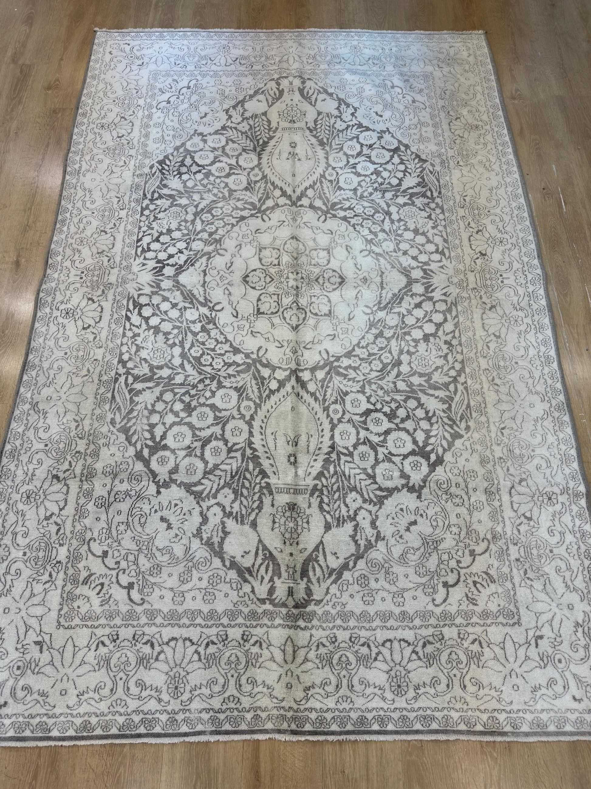 5'8"x8'8" Feet ,gray background Turkish vintage anatolian rug,cream colors rugs,area rugs,cream border,Floral rugs,19