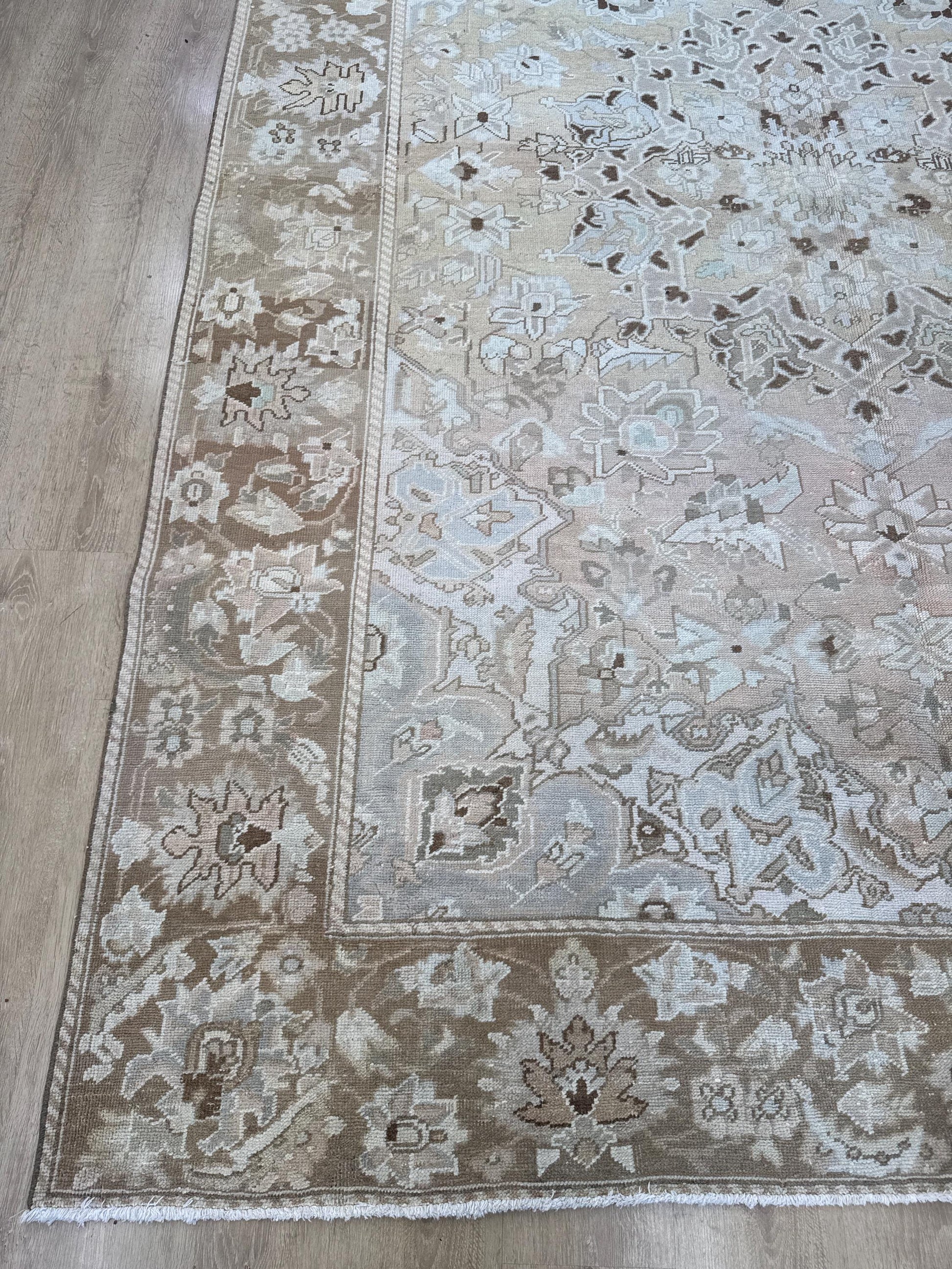 7'3"x10'5" Feet ,Beige background Turkish vintage anatolian rug,gray,brown colors rugs,area rugs,brown border,Floral rugs,25