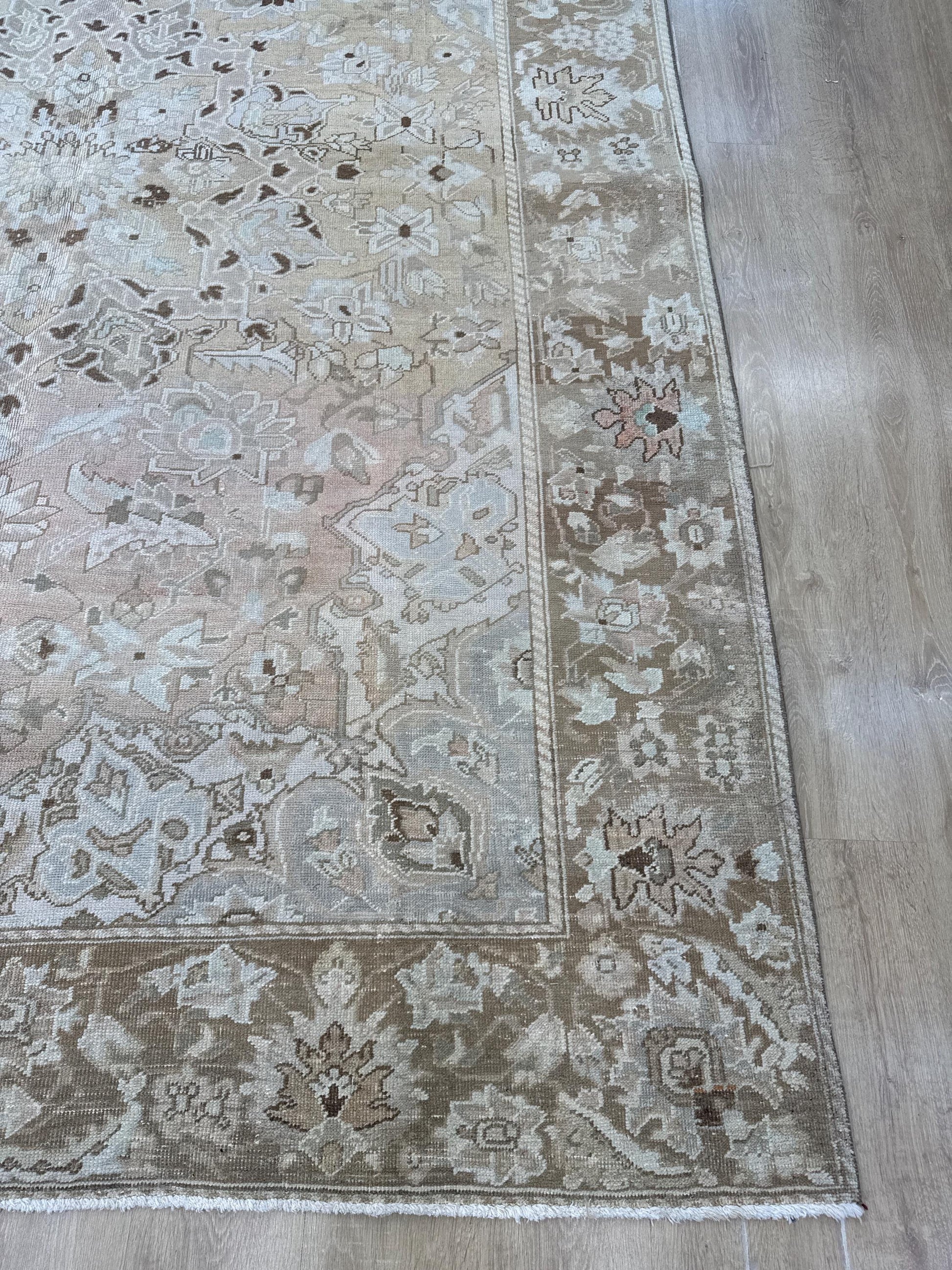 7'3"x10'5" Feet ,Beige background Turkish vintage anatolian rug,gray,brown colors rugs,area rugs,brown border,Floral rugs,25