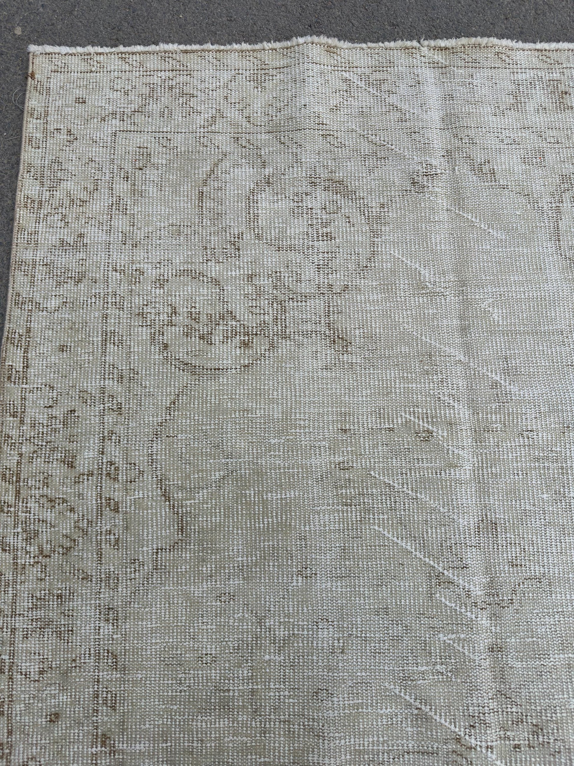 4'5"x8'2" Feet ,Beige background Turkish vintage anatolian rug, brown colors rugs,area rugs, beige border,Floral rugs,445