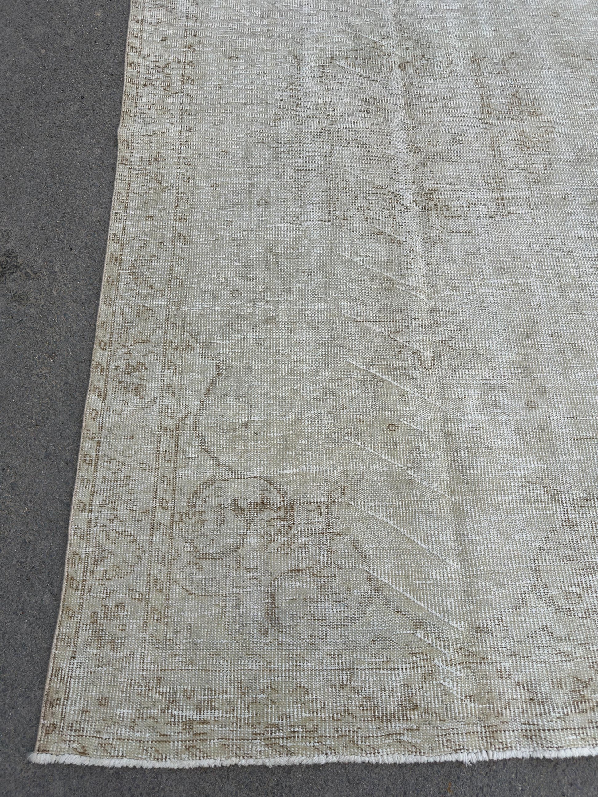 4'5"x8'2" Feet ,Beige background Turkish vintage anatolian rug, brown colors rugs,area rugs, beige border,Floral rugs,445