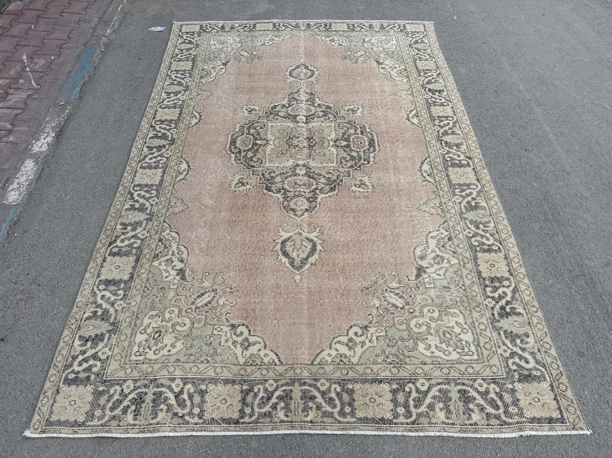 6"x9'5" Feet ,Pink background Turkish vintage anatolian rug,gray,cream colors rugs,area rugs,,448gray border,Floral rugs