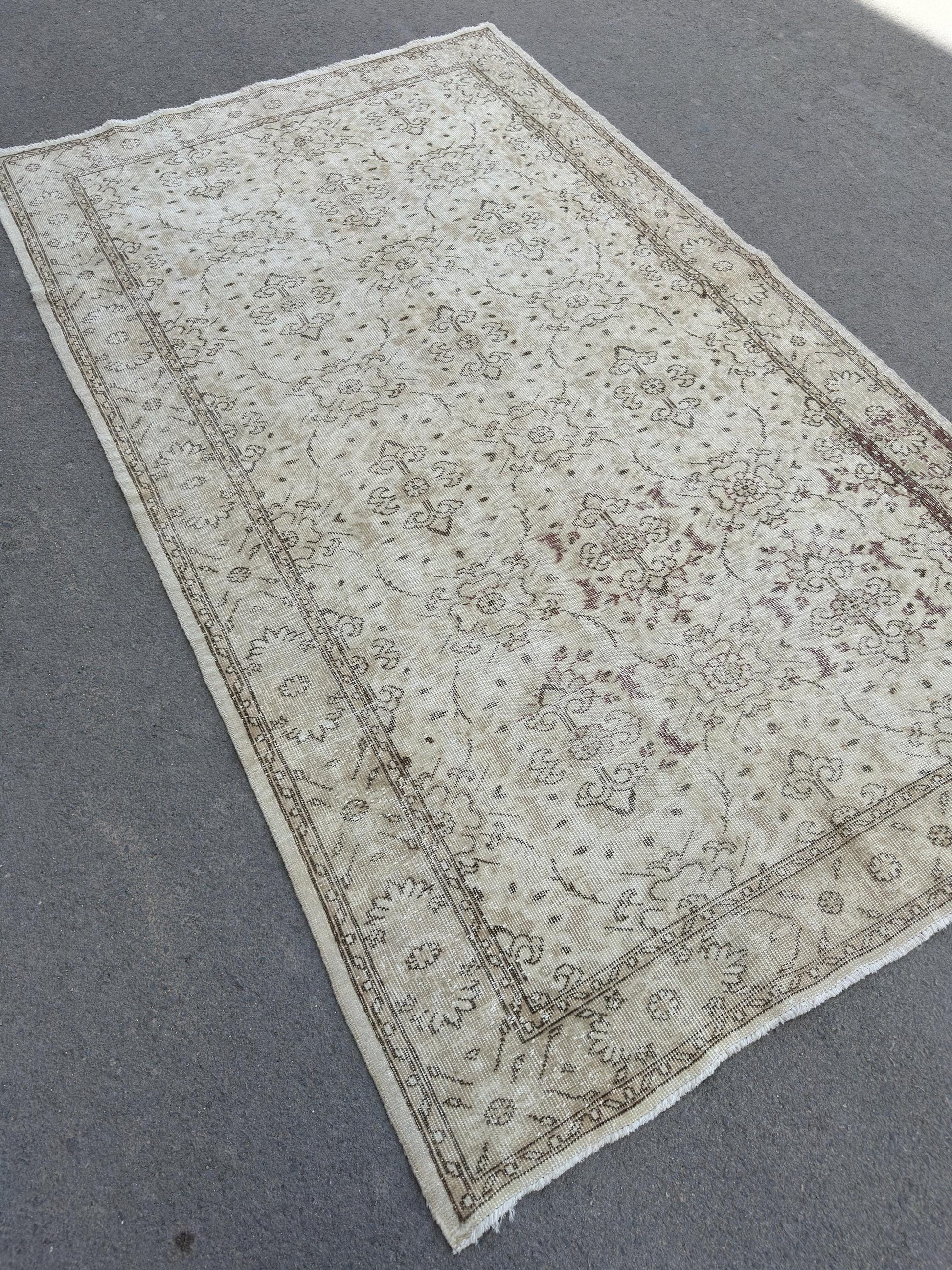 5'6"x9'5" Feet ,Beige background Turkish vintage anatolian rug,brown colors rugs,area rugs,beige border,Floral rugs,453