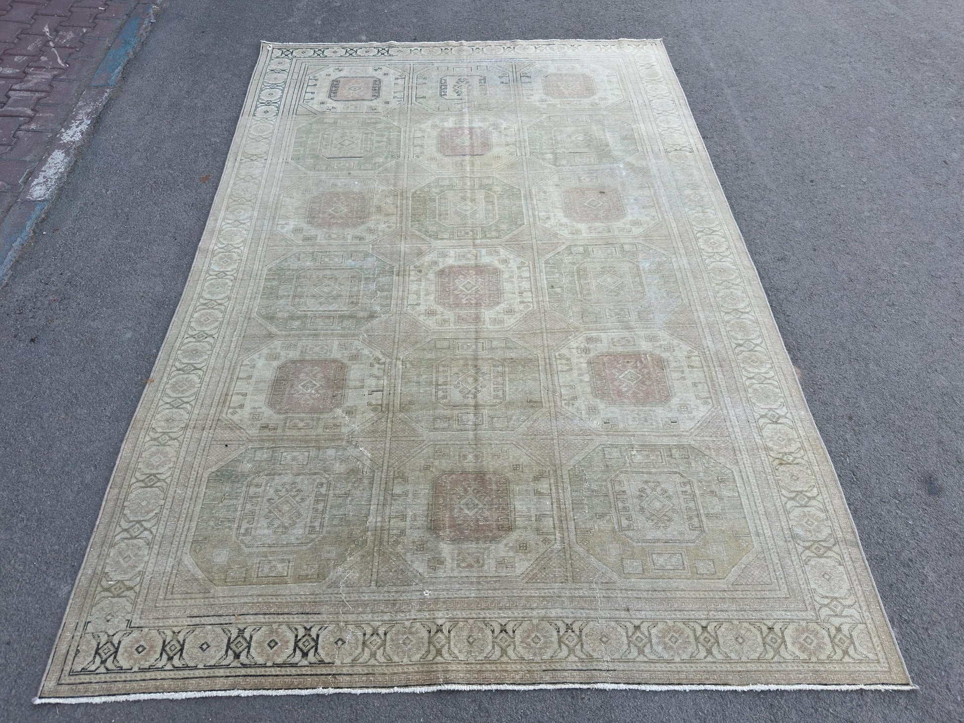 6'3"x9'6" Feet ,Beige background Turkish vintage anatolian rug, light brown, light pink colors rugs,area rugs, beige border, geometric rugs,469