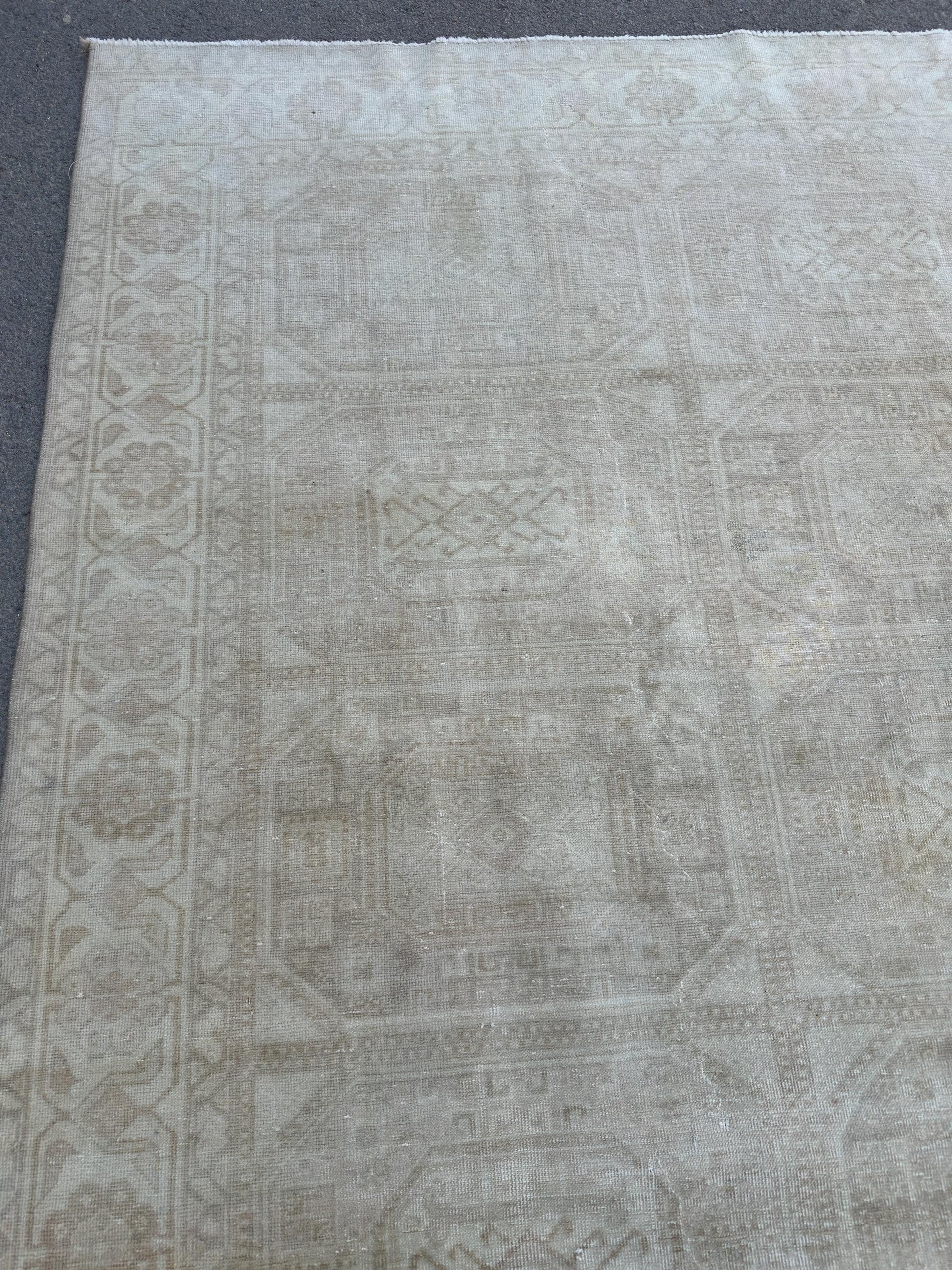 6'7"x9'9" Feet ,Beige background Turkish vintage anatolian rug,light brown colors rugs,area rugs, beige border,Geometric rugs,927