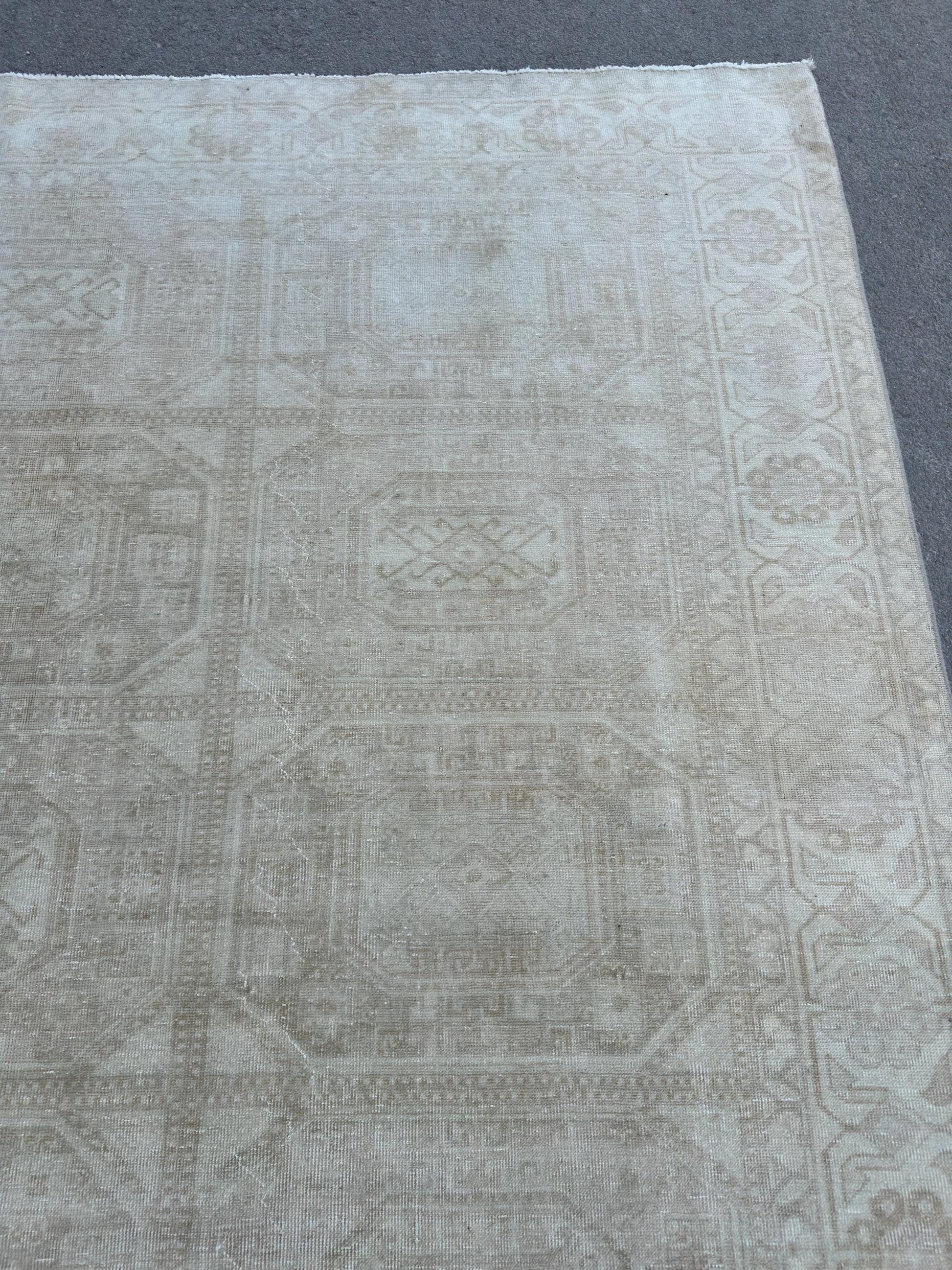 6'7"x9'9" Feet ,Beige background Turkish vintage anatolian rug,light brown colors rugs,area rugs, beige border,Geometric rugs,927