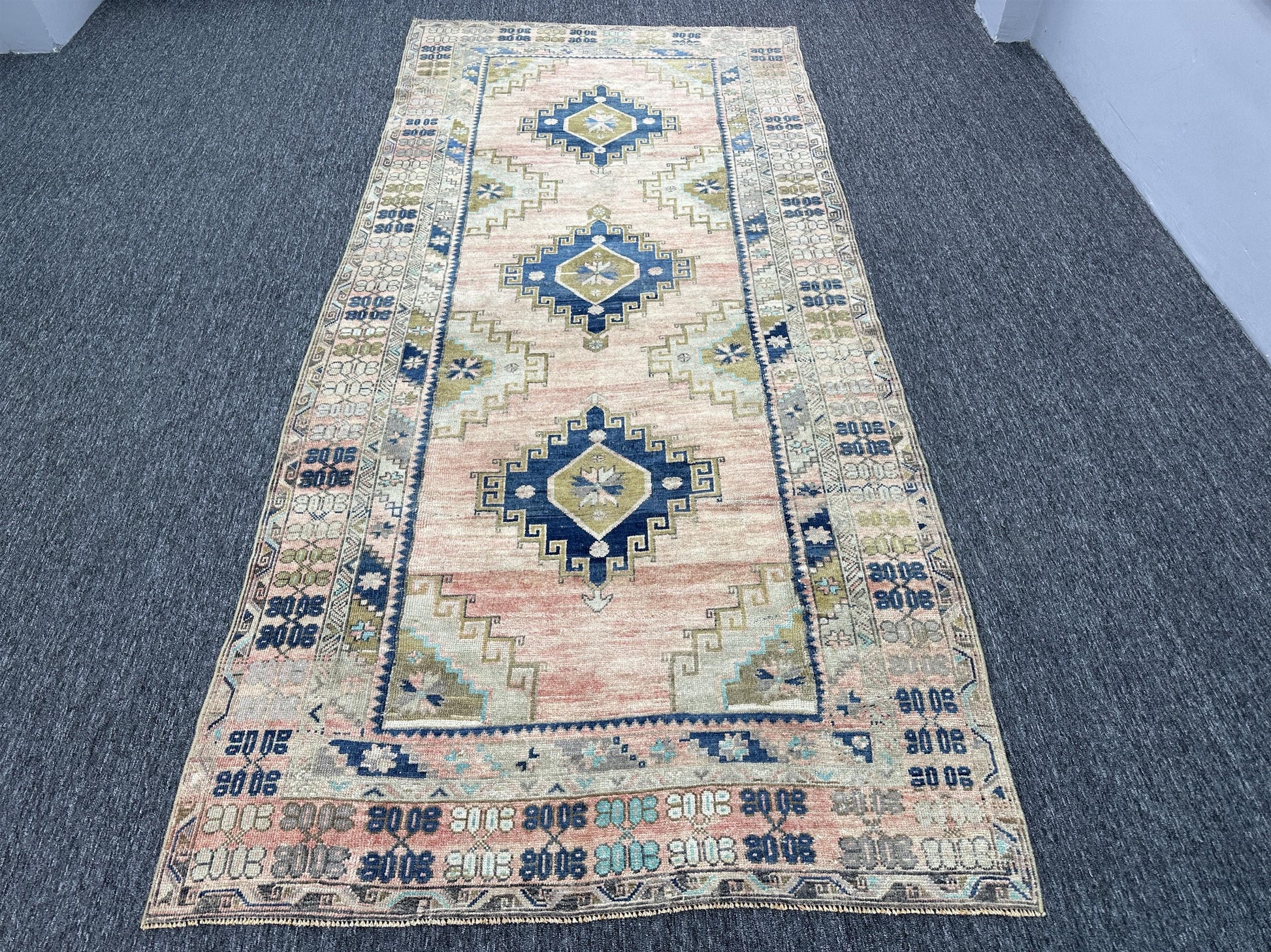 4'9"x11" Feet,Light pink background Turkish vintage anatolian rug,beige,nsvy blue, green colors rugs,area rugs,light pink border,Floral rugs,189