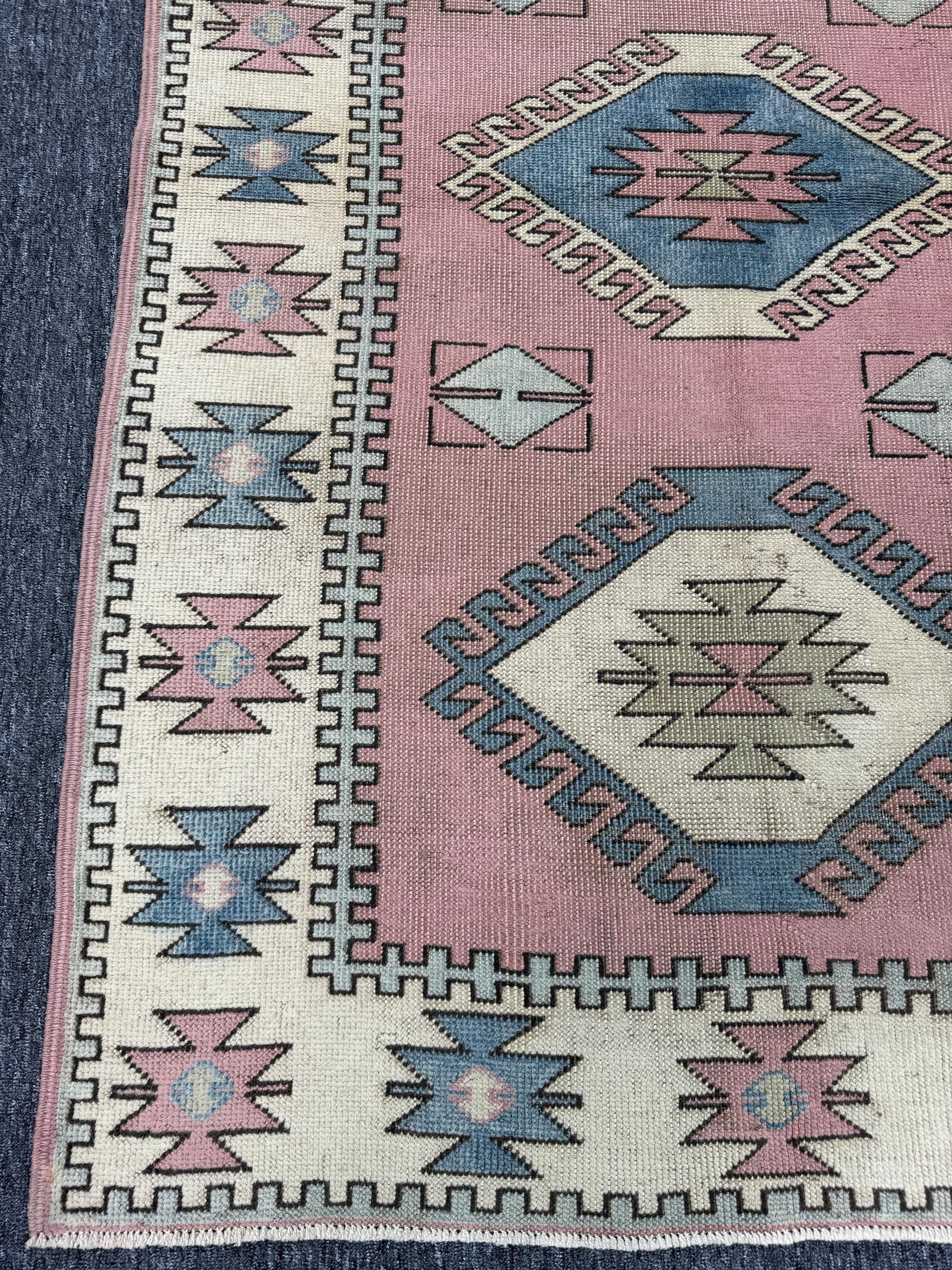 4"x6'3" Feet ,pink background Turkish vintage anatolian rug,beige,black,blue colors rugs,area rugs,beige border,Geometric rugs,269