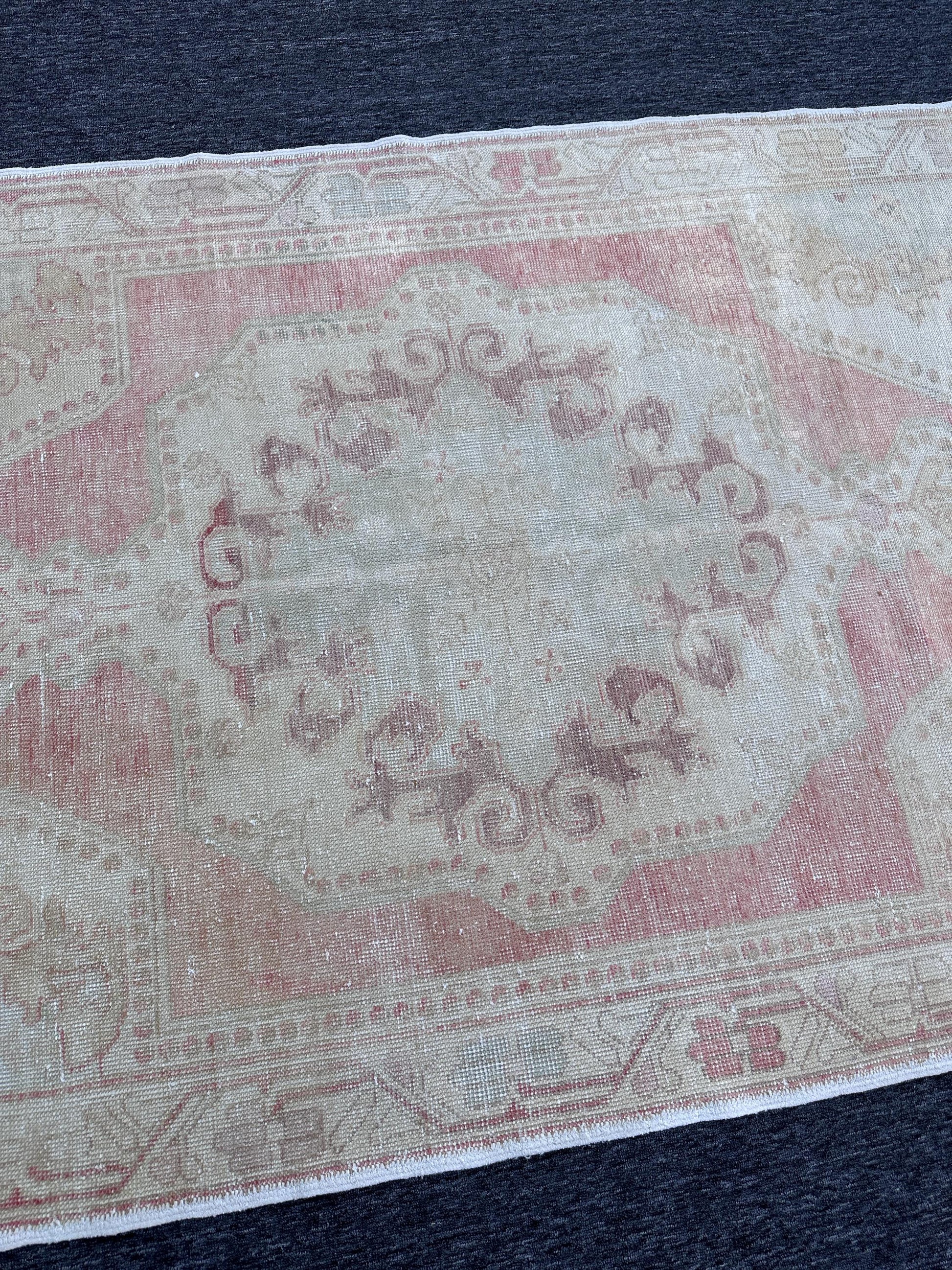 4'9"x7'7" Feet ,light pink background Turkish vintage Anatolian rug ,light gray,beige colors rugs, beige border,Geometric rugs,287