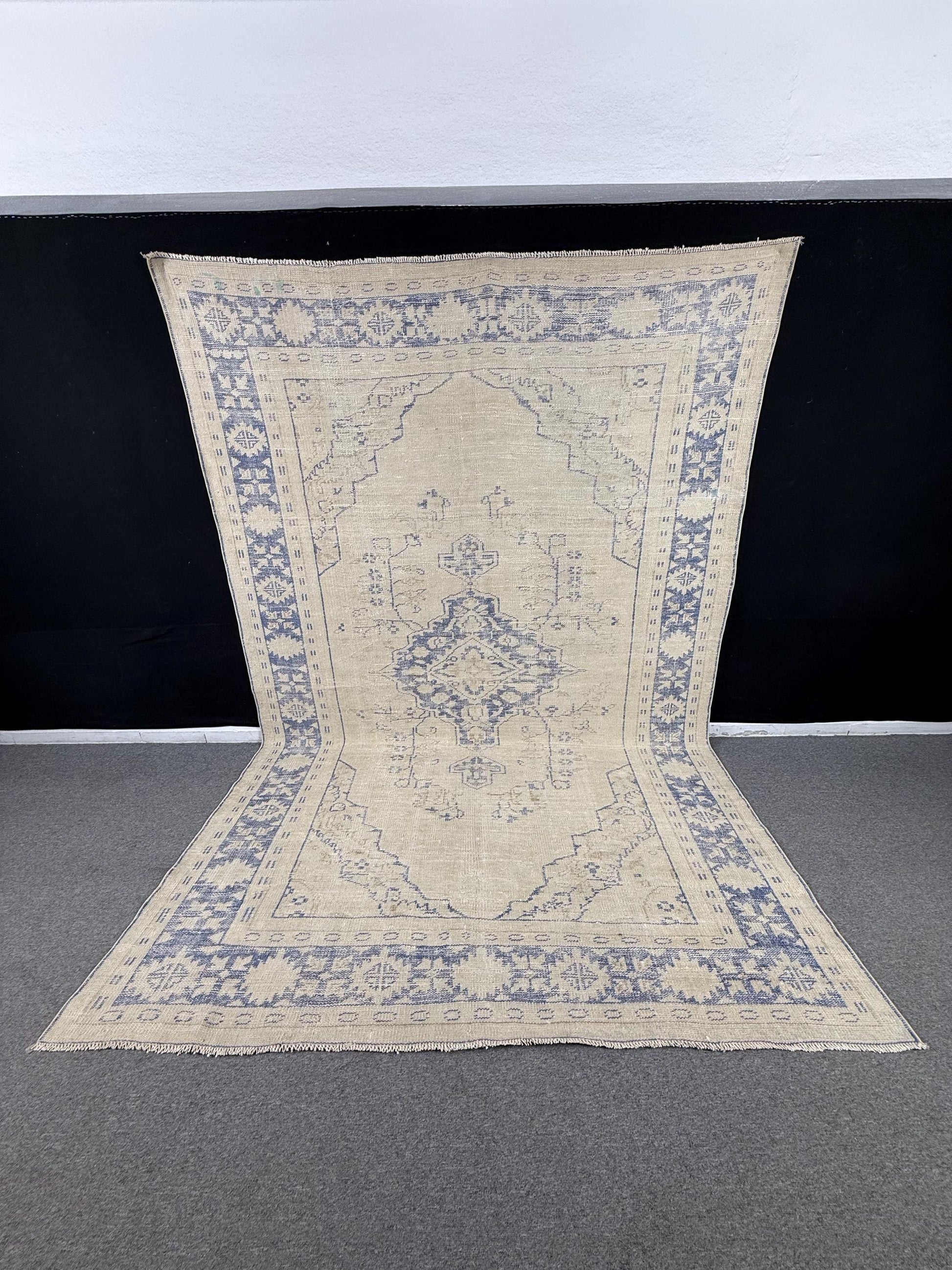 6'9"x10'2" Feet,Beige background Turkish vintage Anatolian rug ,blue colors rugs,blue border,Floral rugs,52