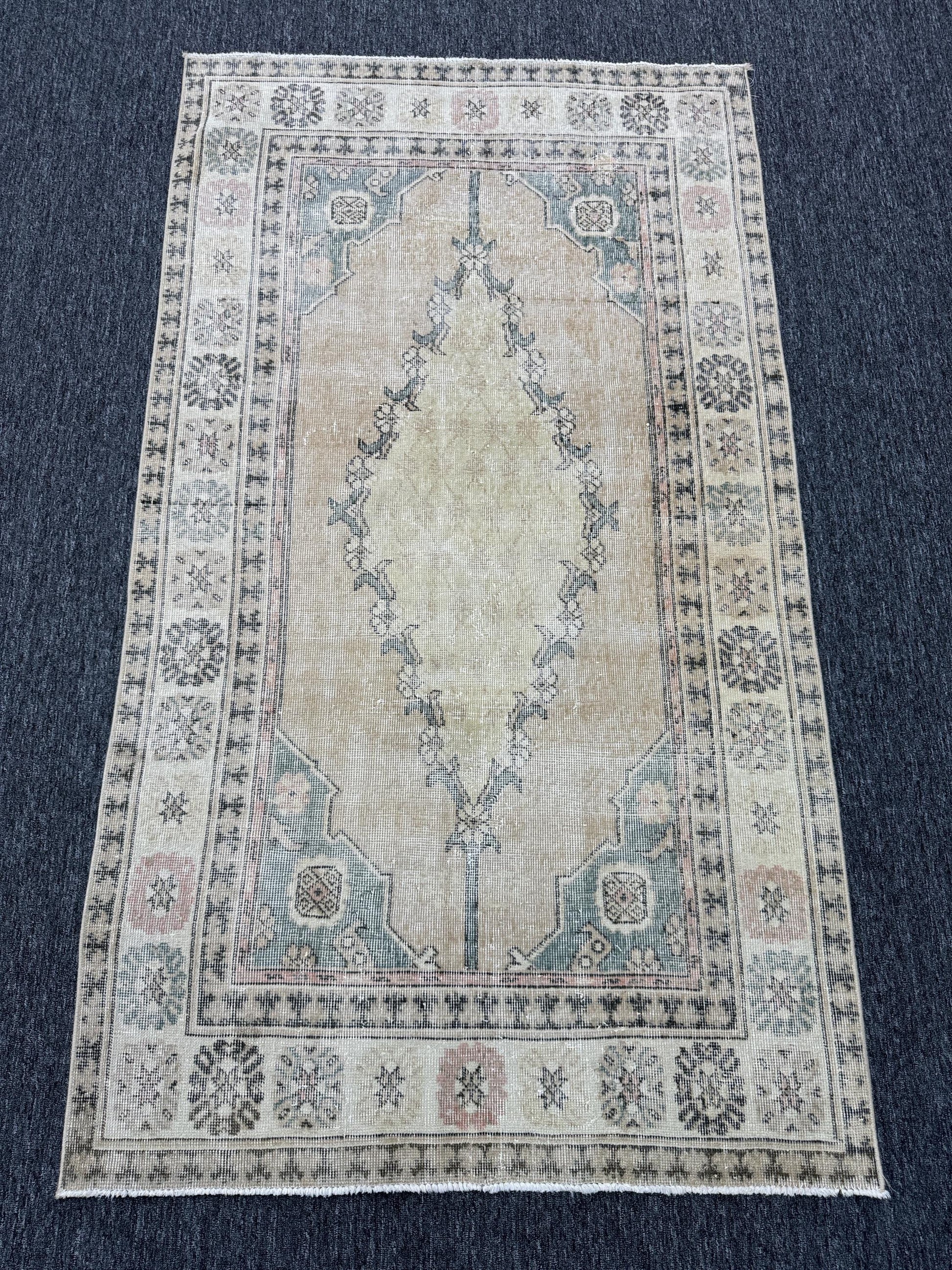 3'10"x6'9" Feet ,Beige background Turkish vintage anatolian rug,gray,light pink,black colors rugs accents,cream border,Floral rugs,435