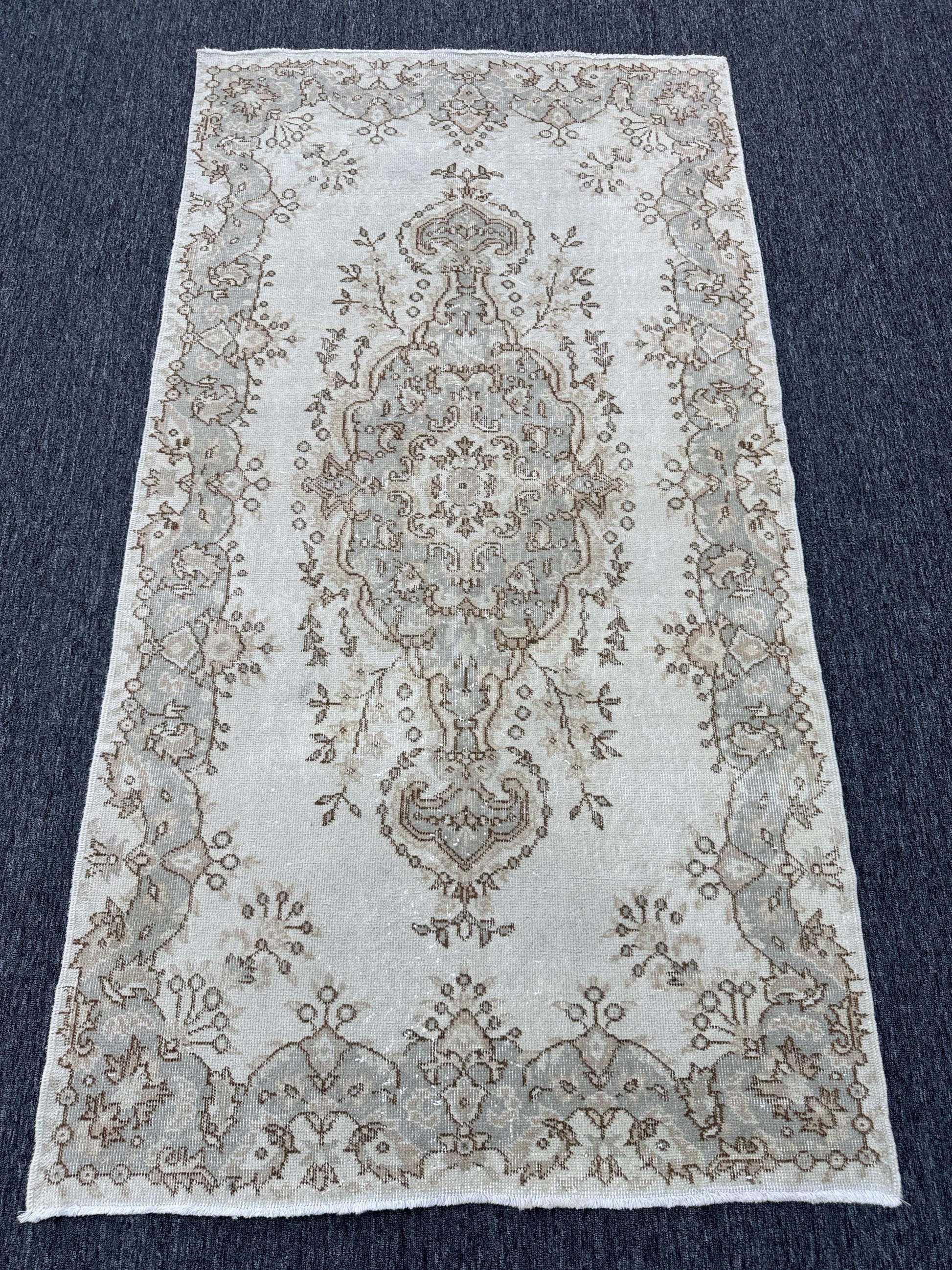 3'10"x 7'1" Feet ,Cream background Turkish vintage anatolian rug ,beige, gray colors rugs accents, gray border,Floral rugs,441
