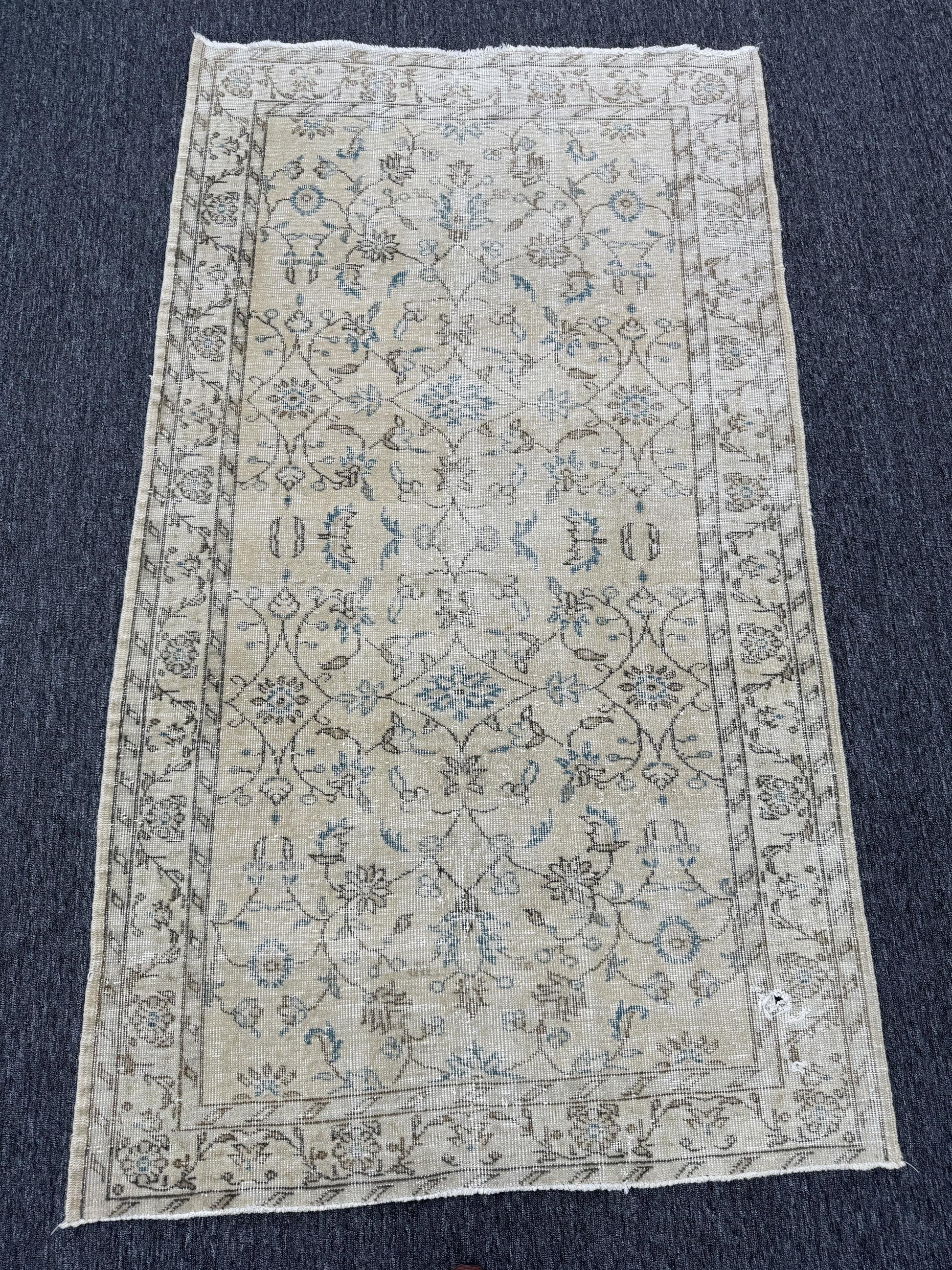 3'11"x6'8" Feet ,Beige background Turkish vintage anatolian rug ,brown, blue colors rugs accents,cream border,Floral rugs,549